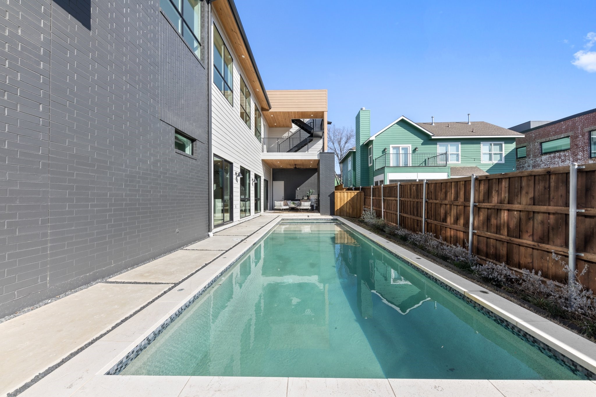 1909 Mcmillan Avenue