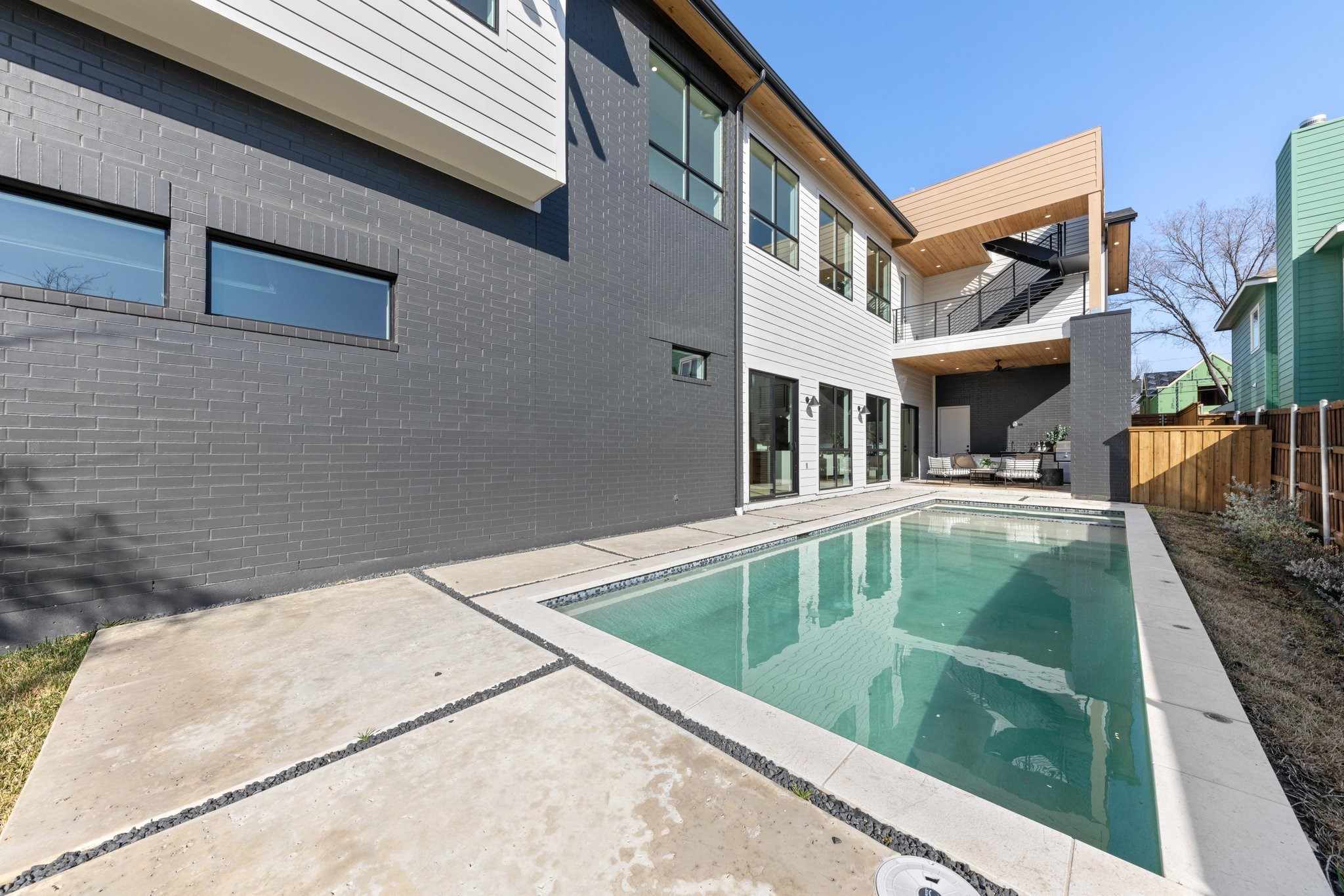 1909 Mcmillan Avenue