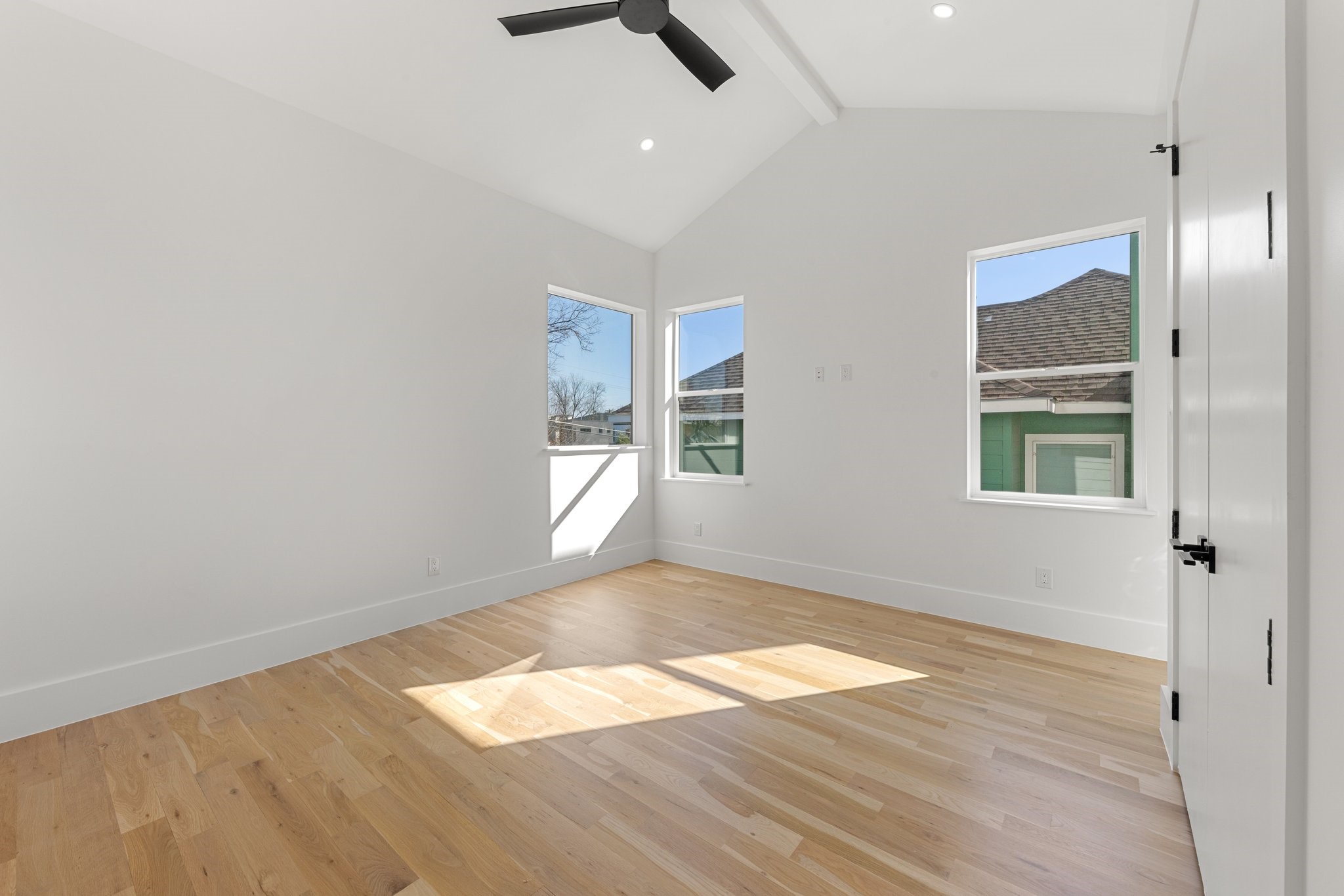 1909 Mcmillan Avenue
