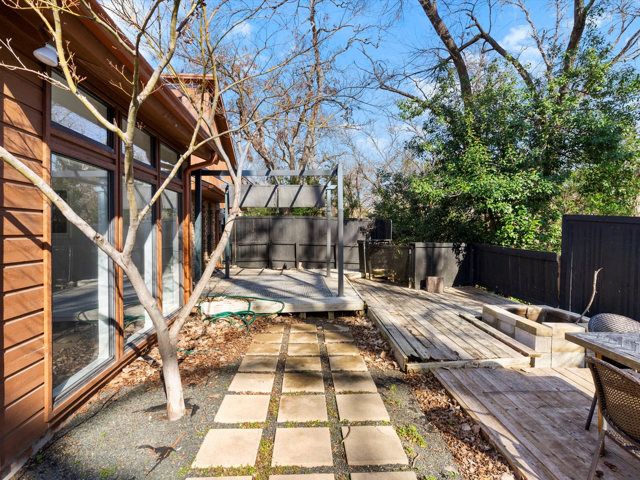 1704 Woodoak Drive