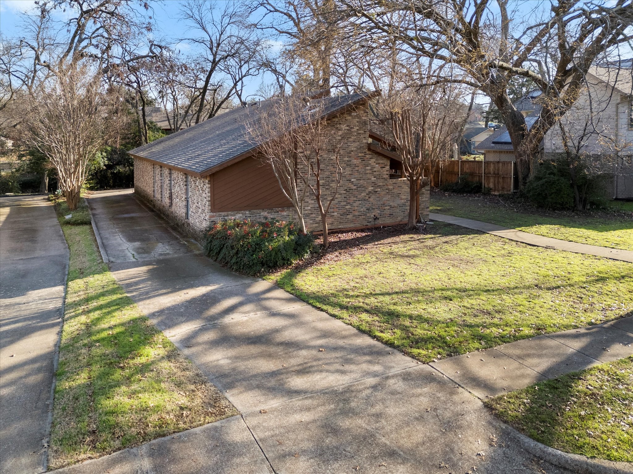 1704 Woodoak Drive