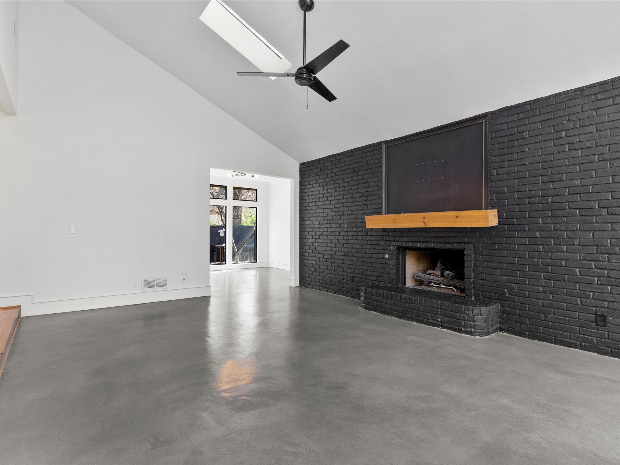 1704 Woodoak Drive