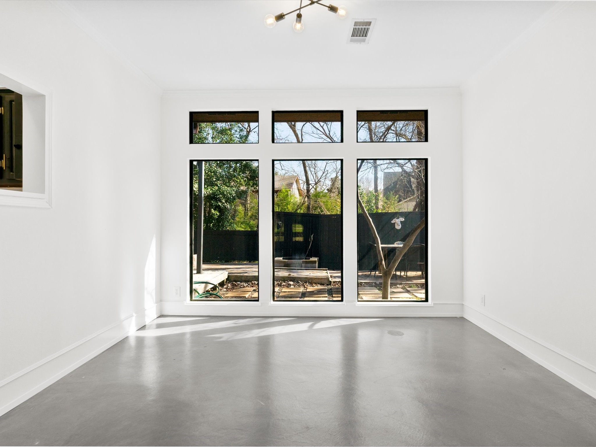 1704 Woodoak Drive