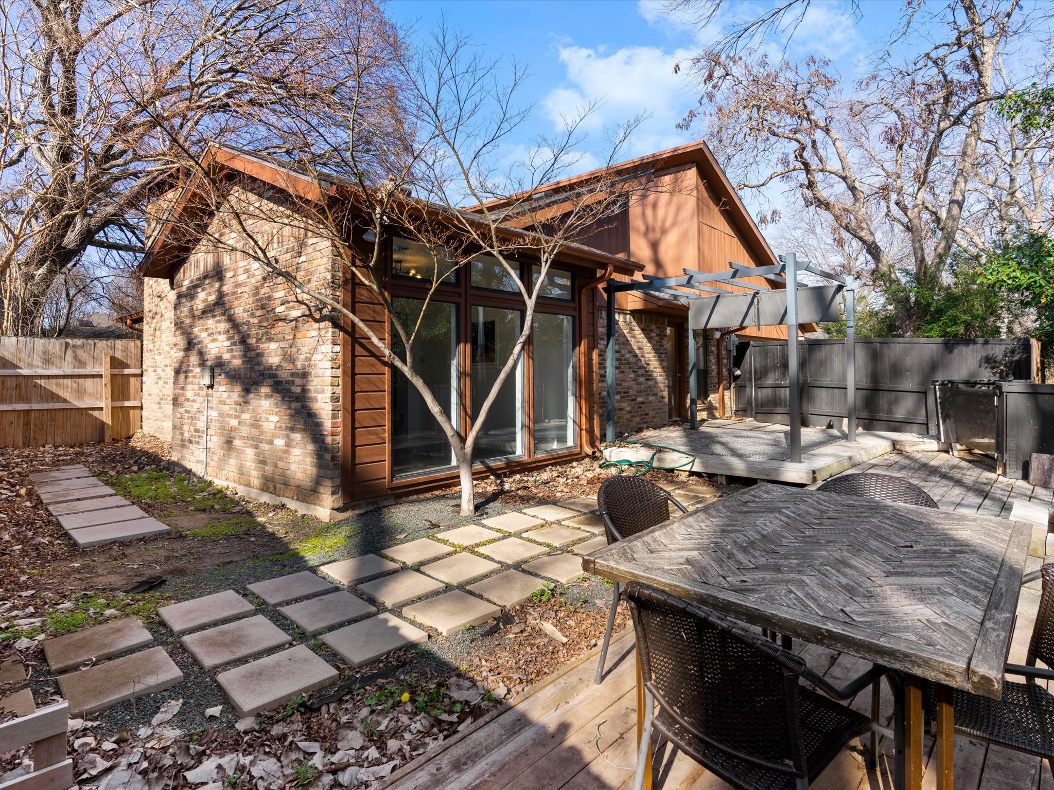 1704 Woodoak Drive