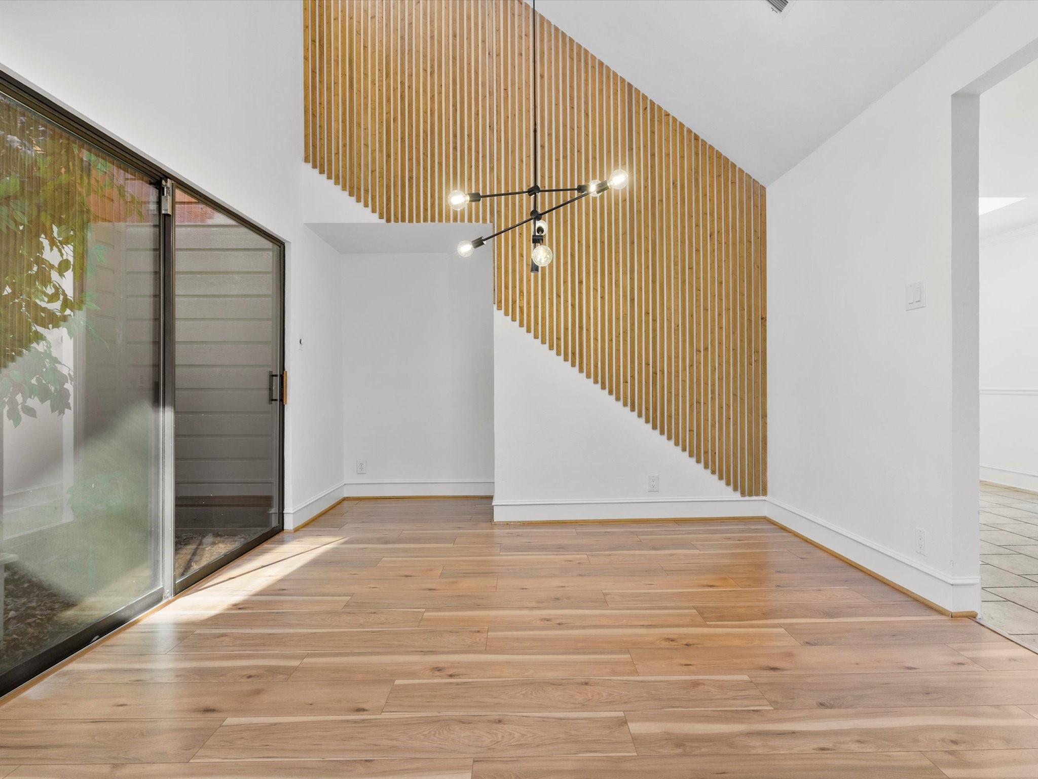 1704 Woodoak Drive
