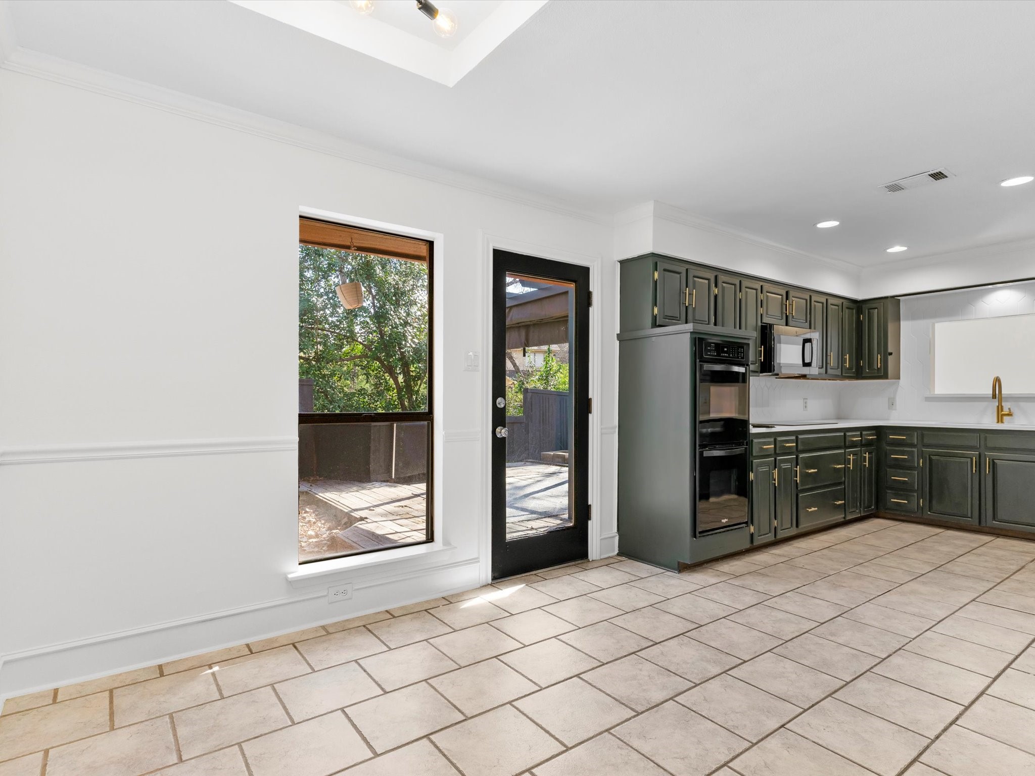 1704 Woodoak Drive