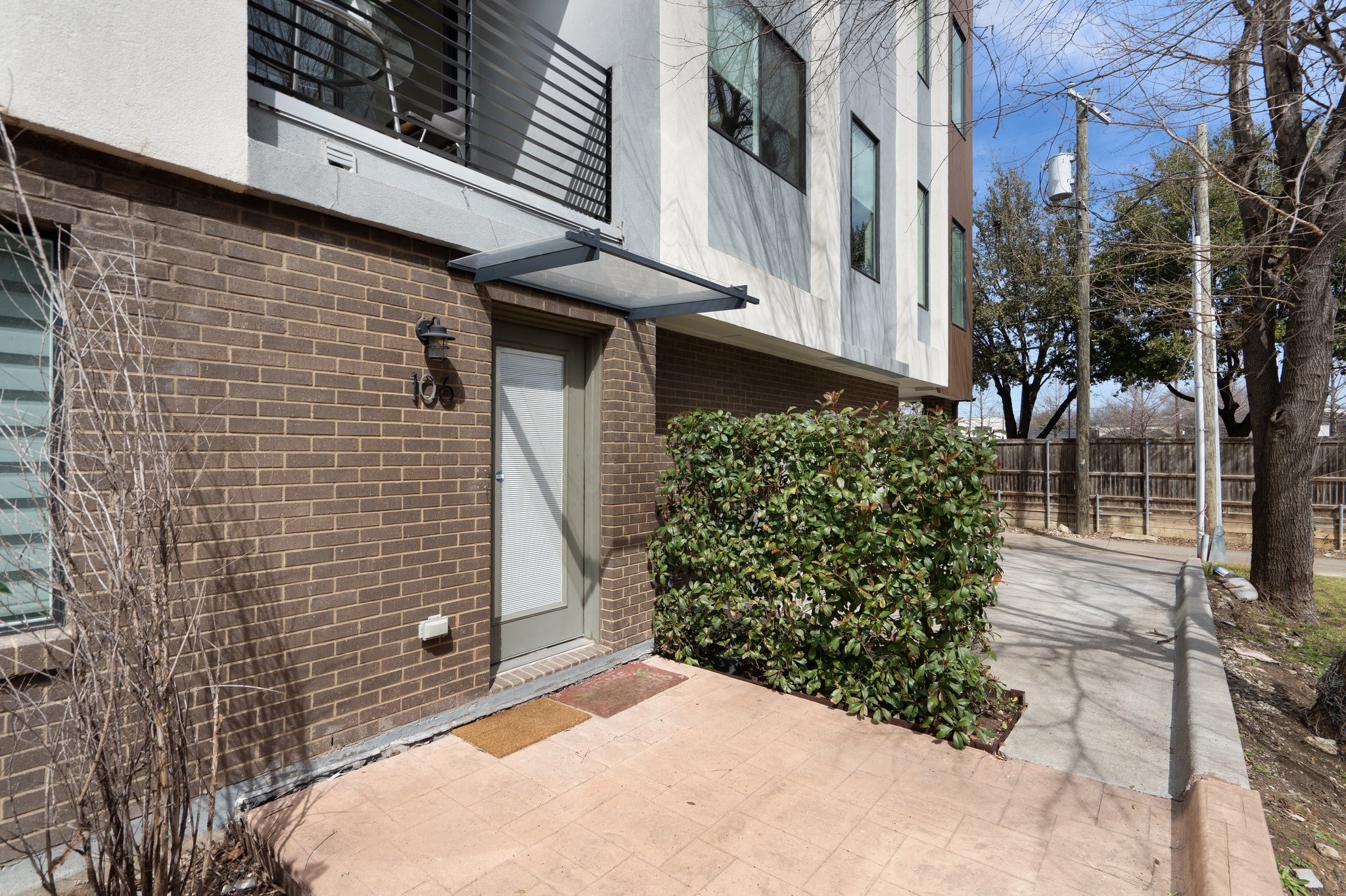 2222 Moser Avenue 106