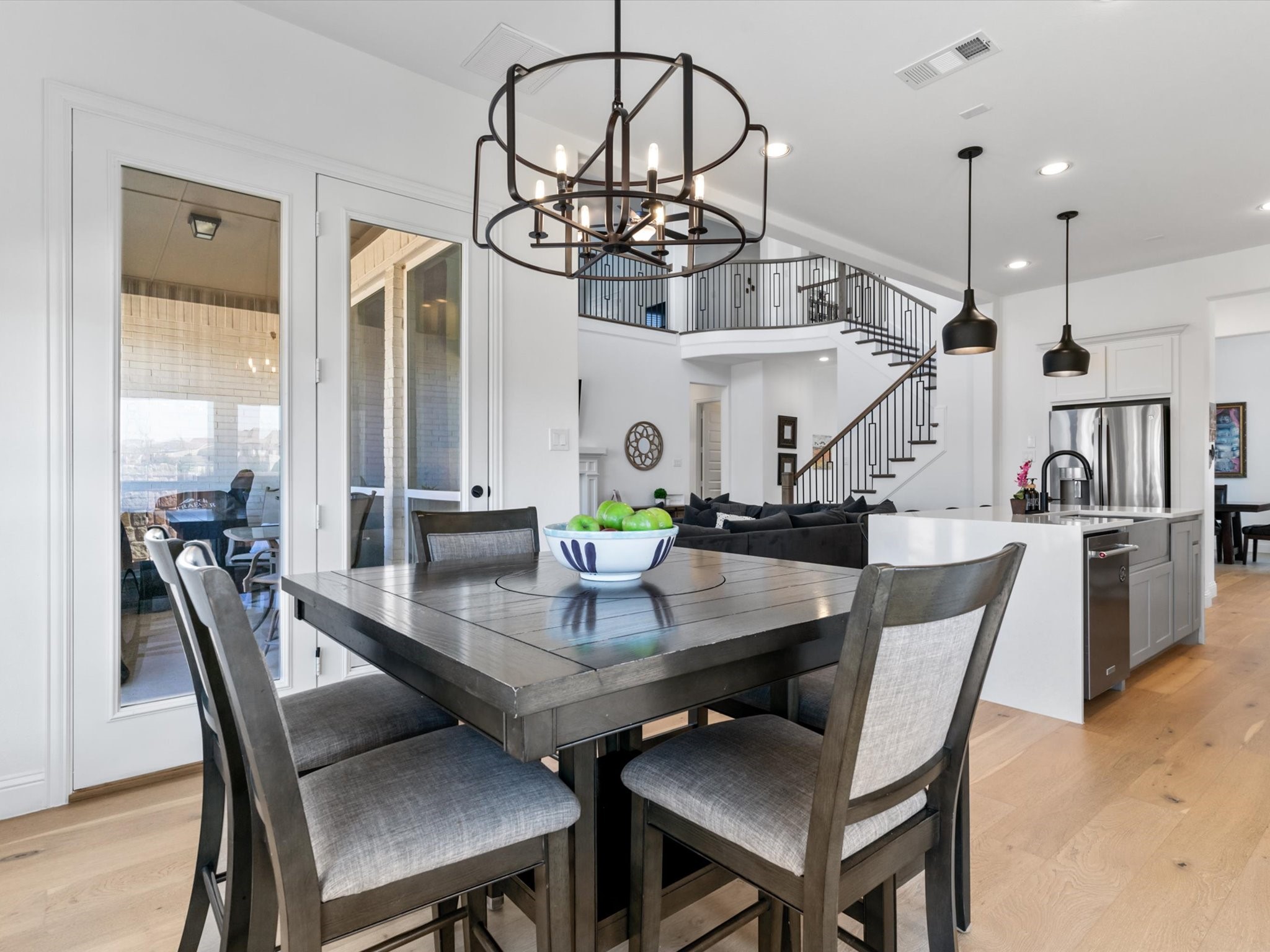 2390 Rainforest Drive