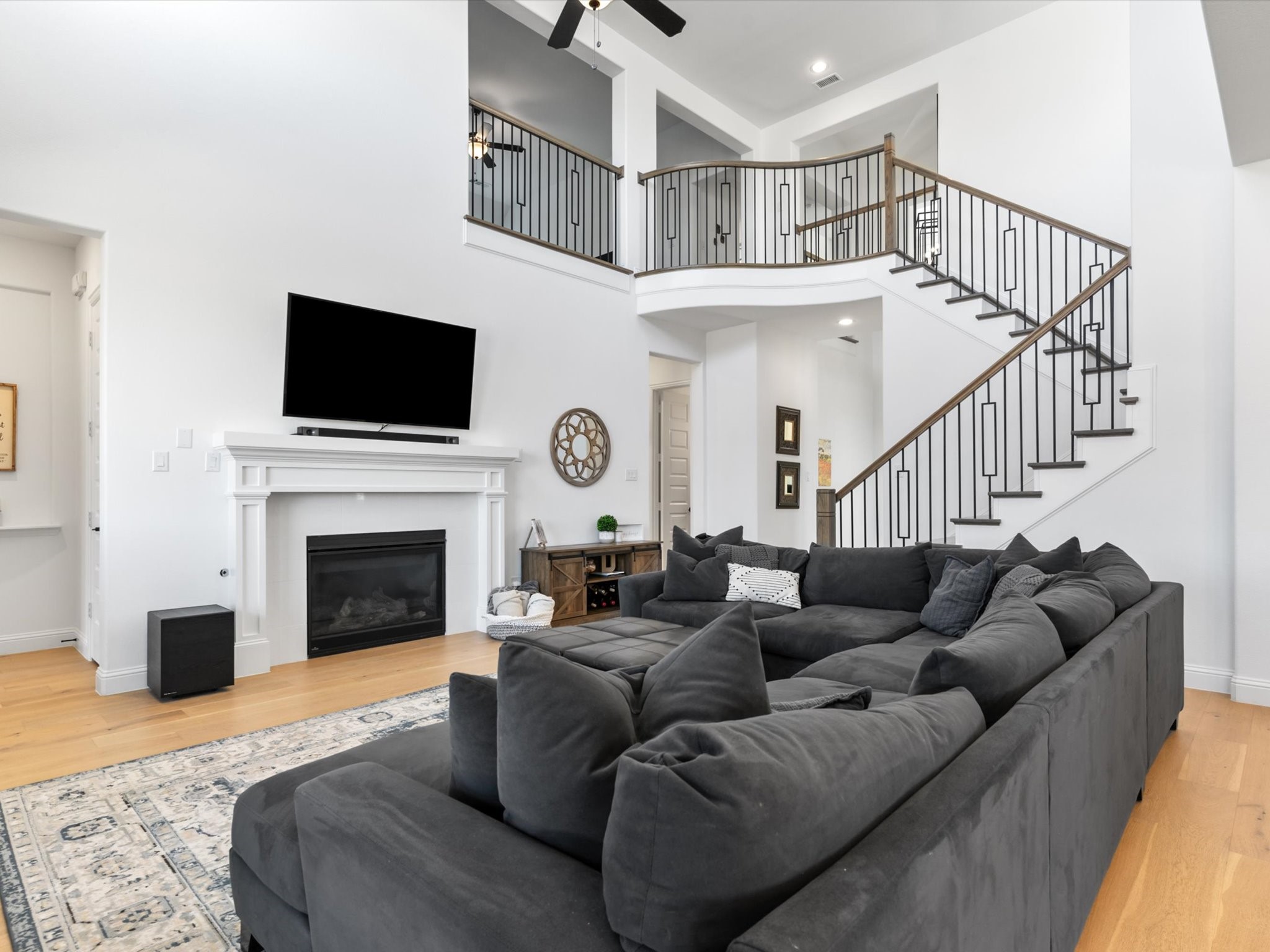 2390 Rainforest Drive