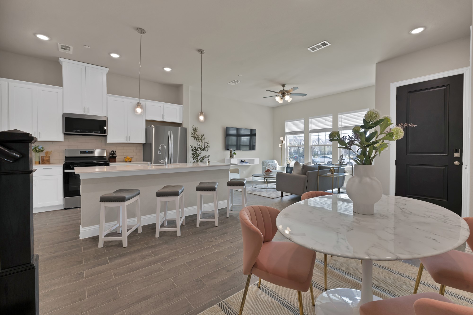 1479 Perrin Lane