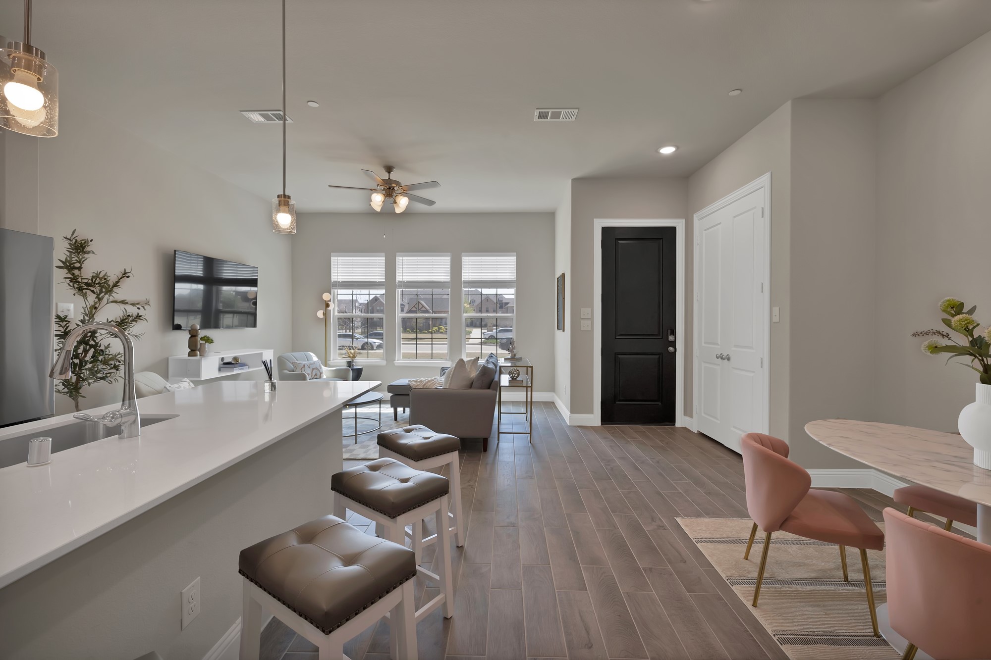 1479 Perrin Lane