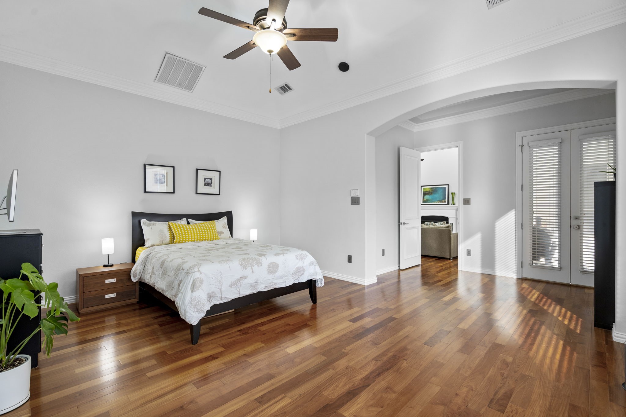 3351 Kendall Lane