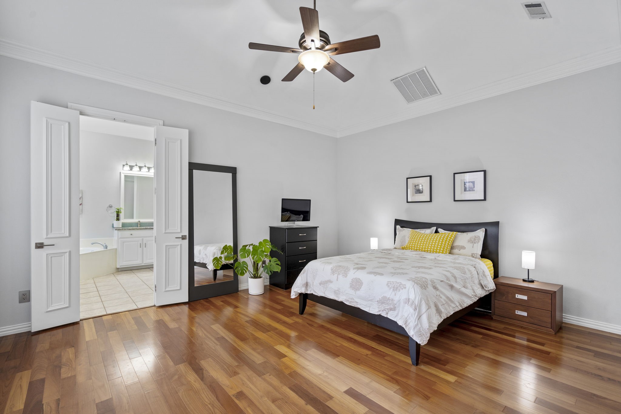 3351 Kendall Lane