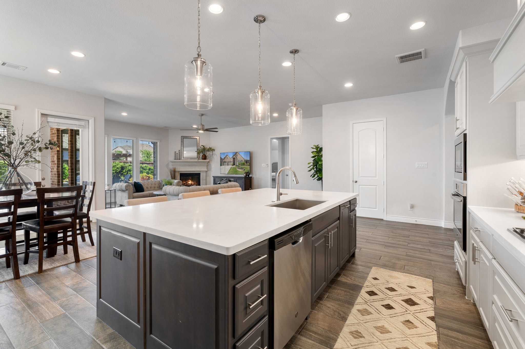 707 Glen Crossing Drive