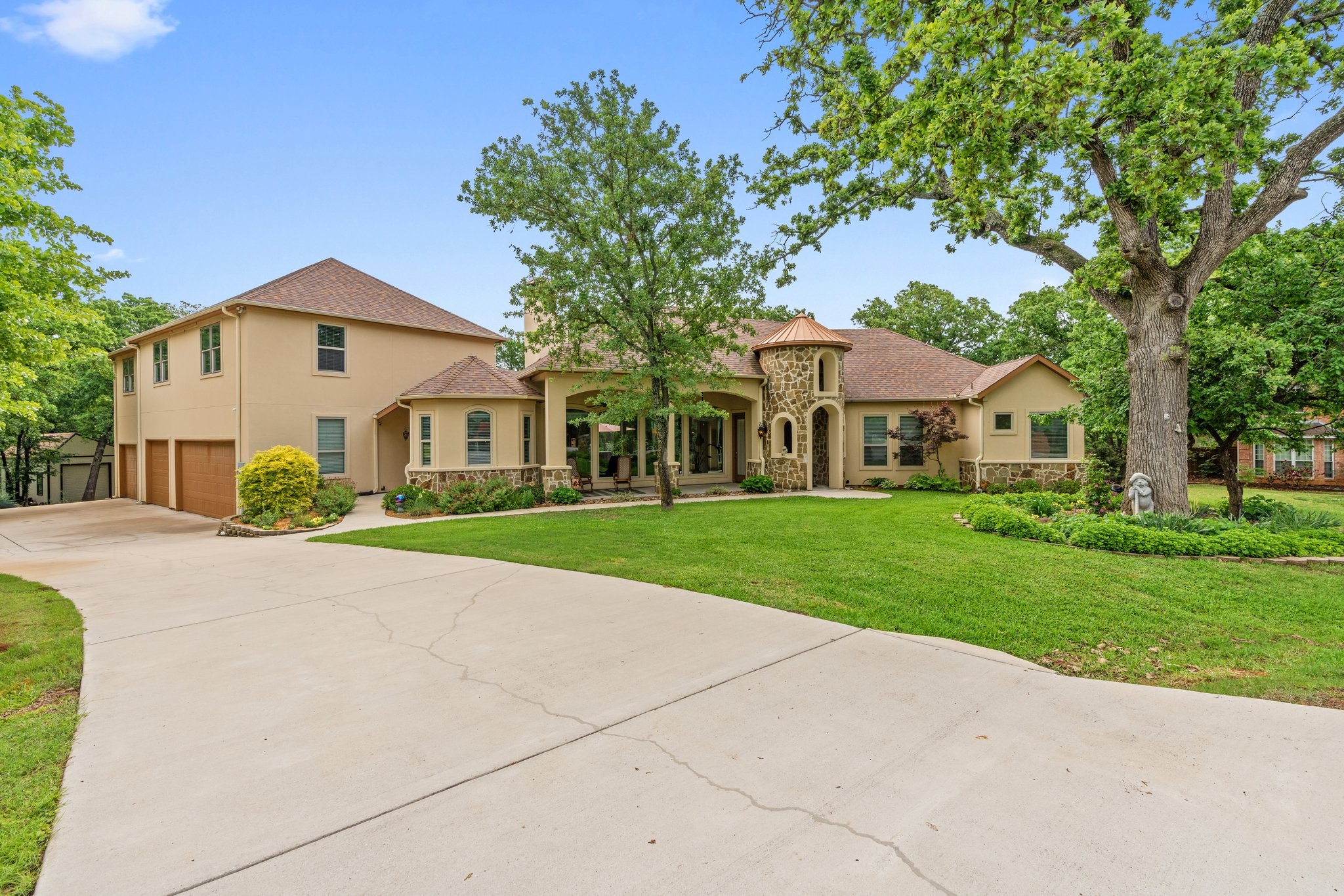 2051 E Oak Shores Drive