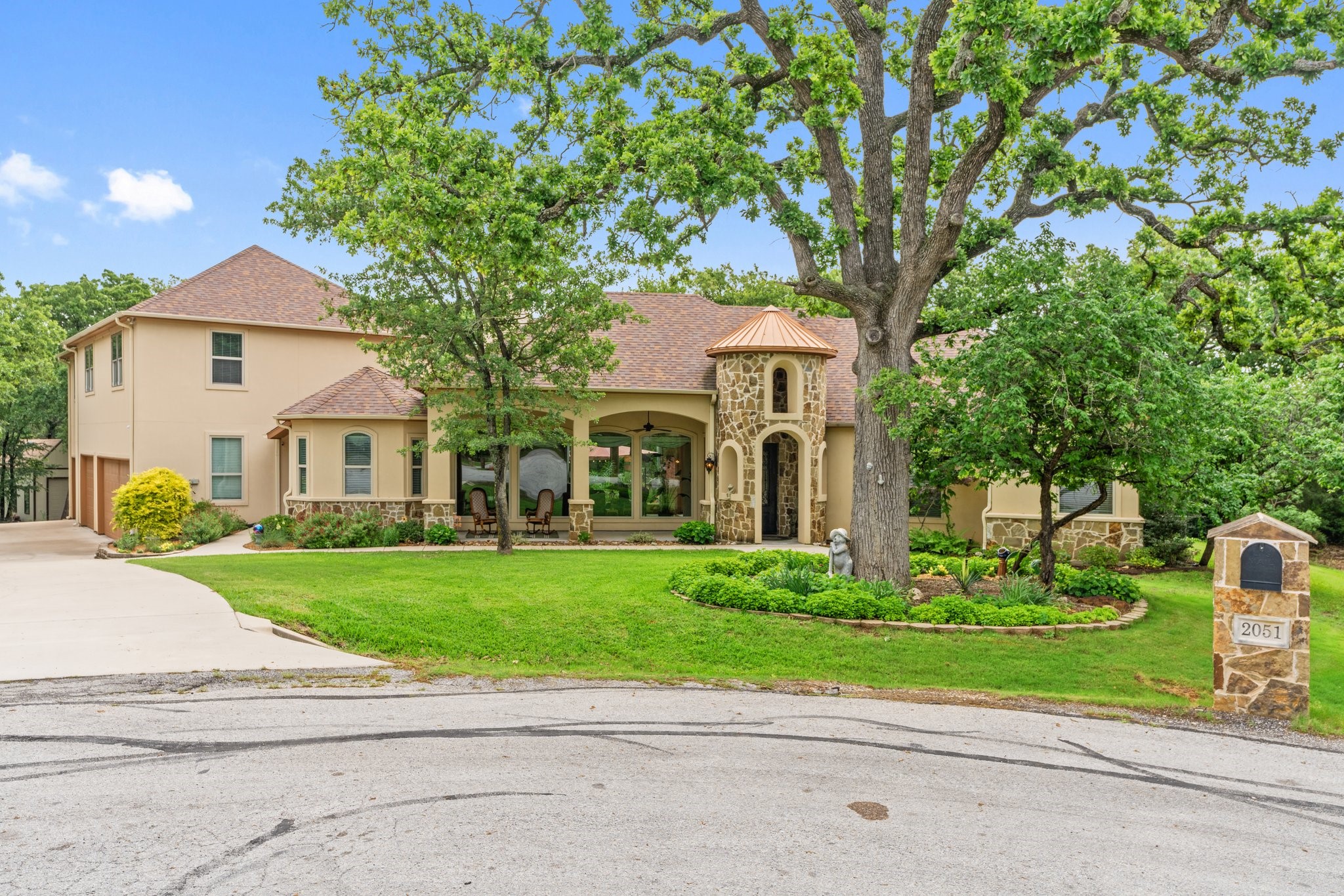2051 E Oak Shores Drive