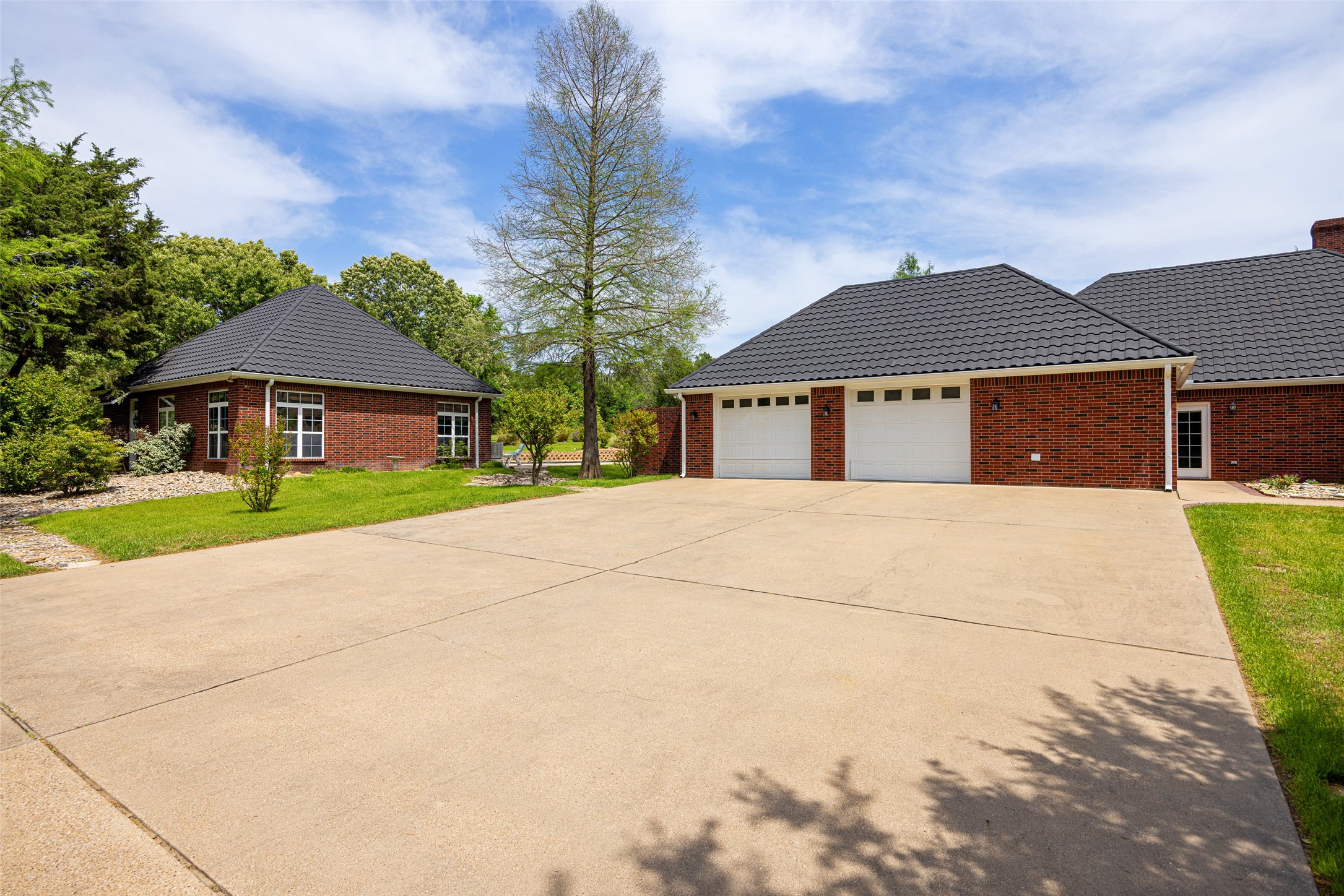 4390 Stonebridge