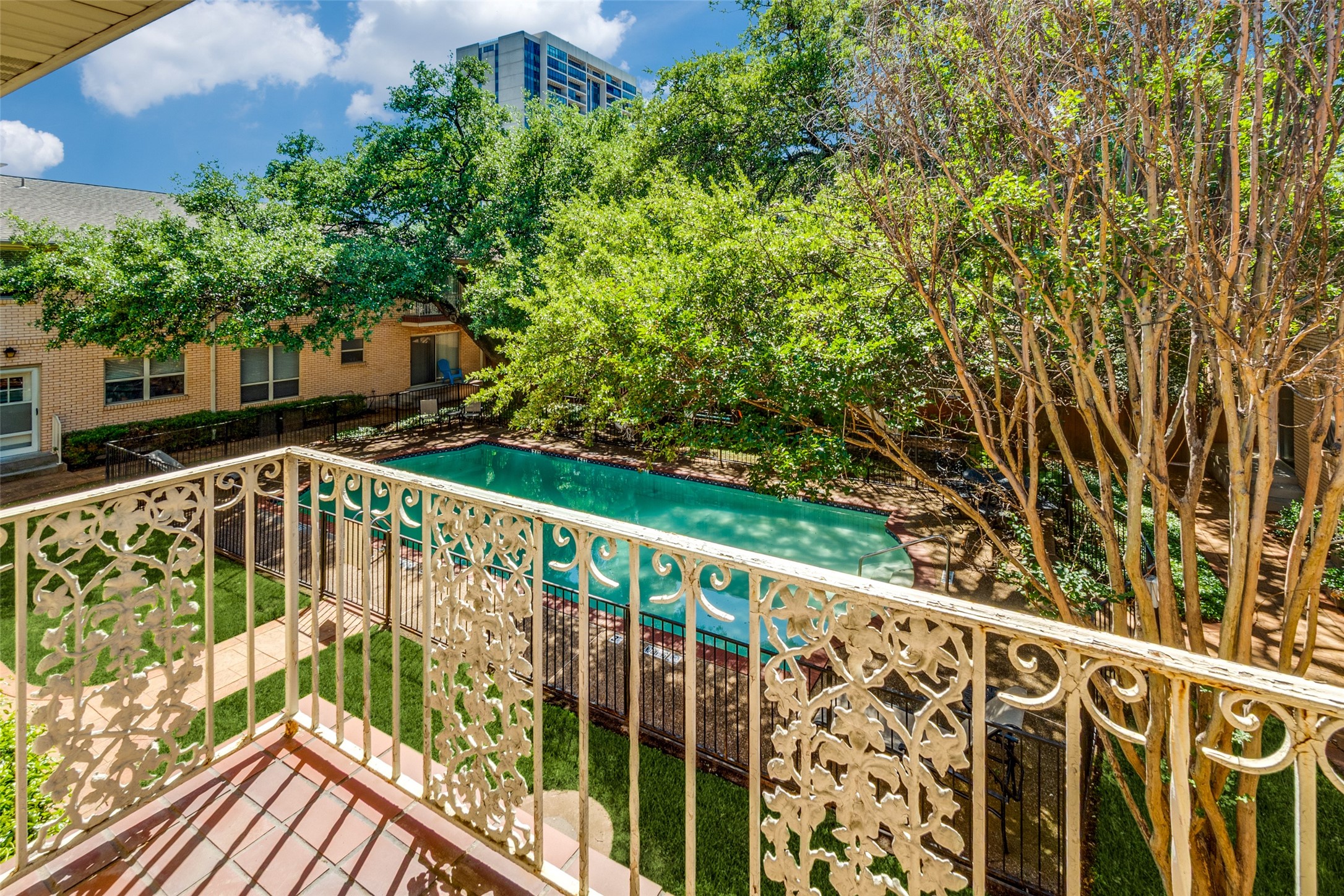 8629 Edgemere Road 14