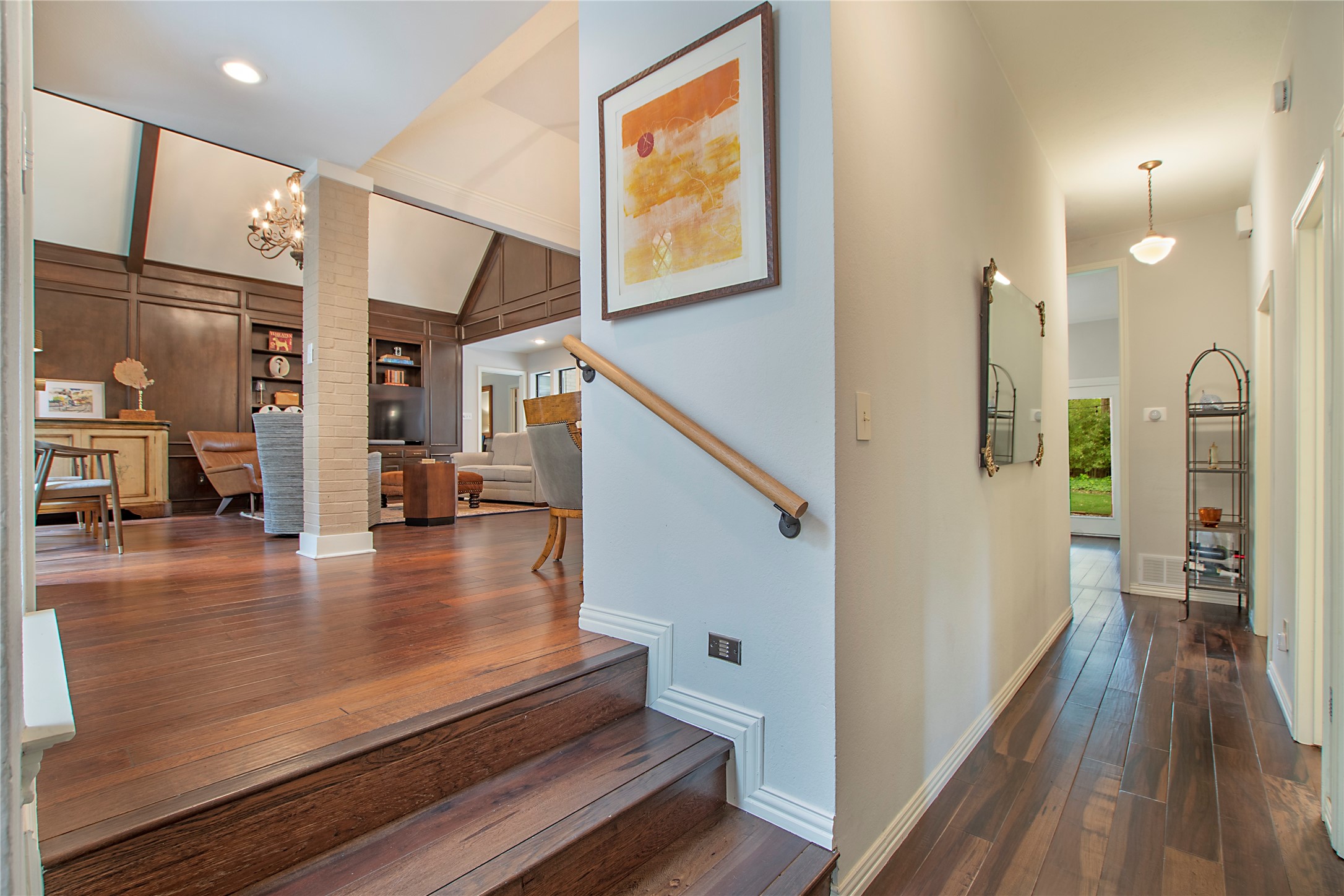 2411 Hogans Hill