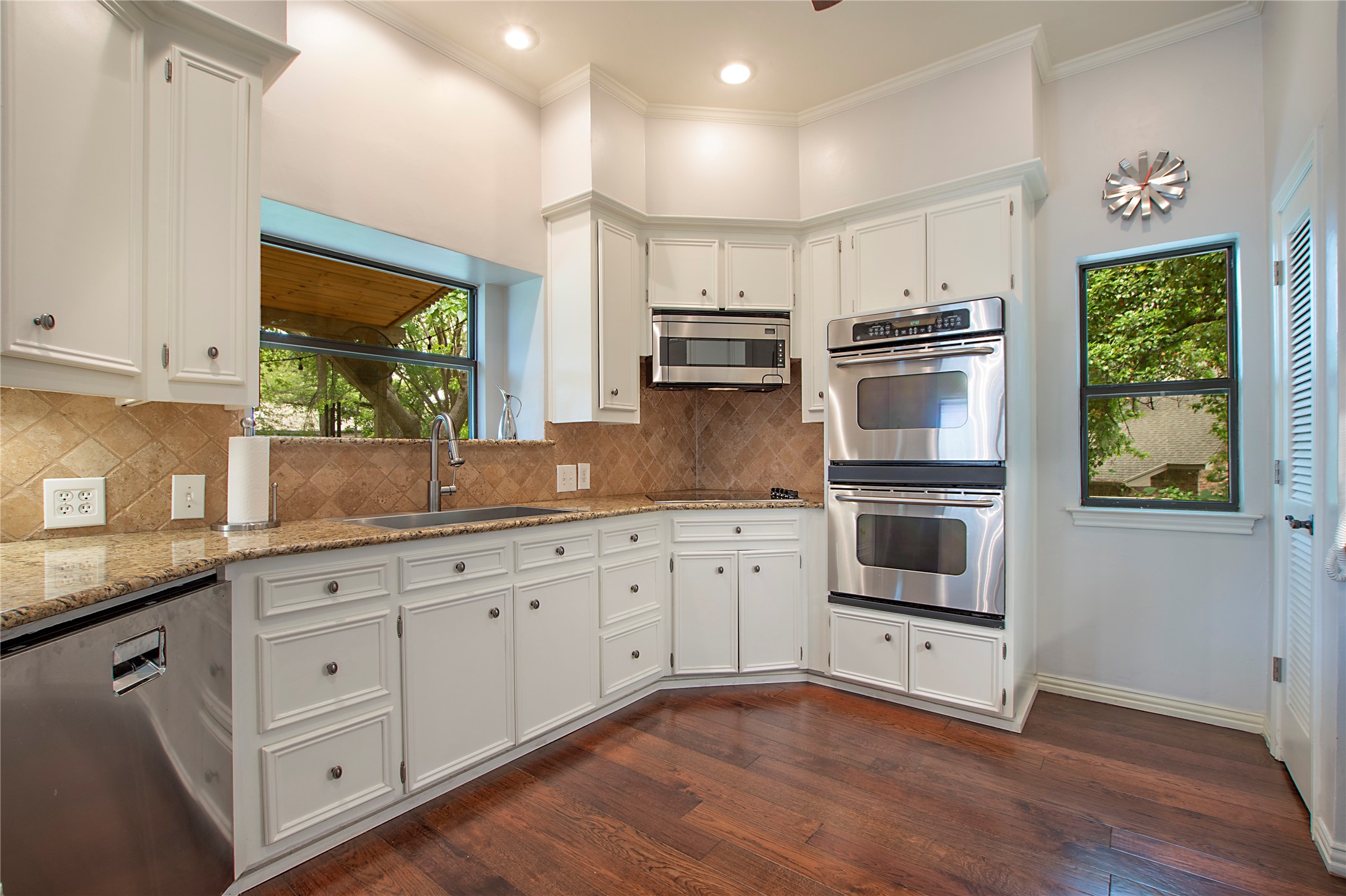 2411 Hogans Hill