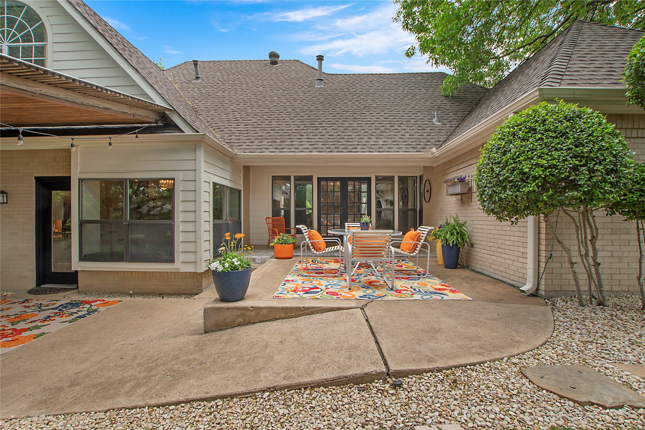 2411 Hogans Hill
