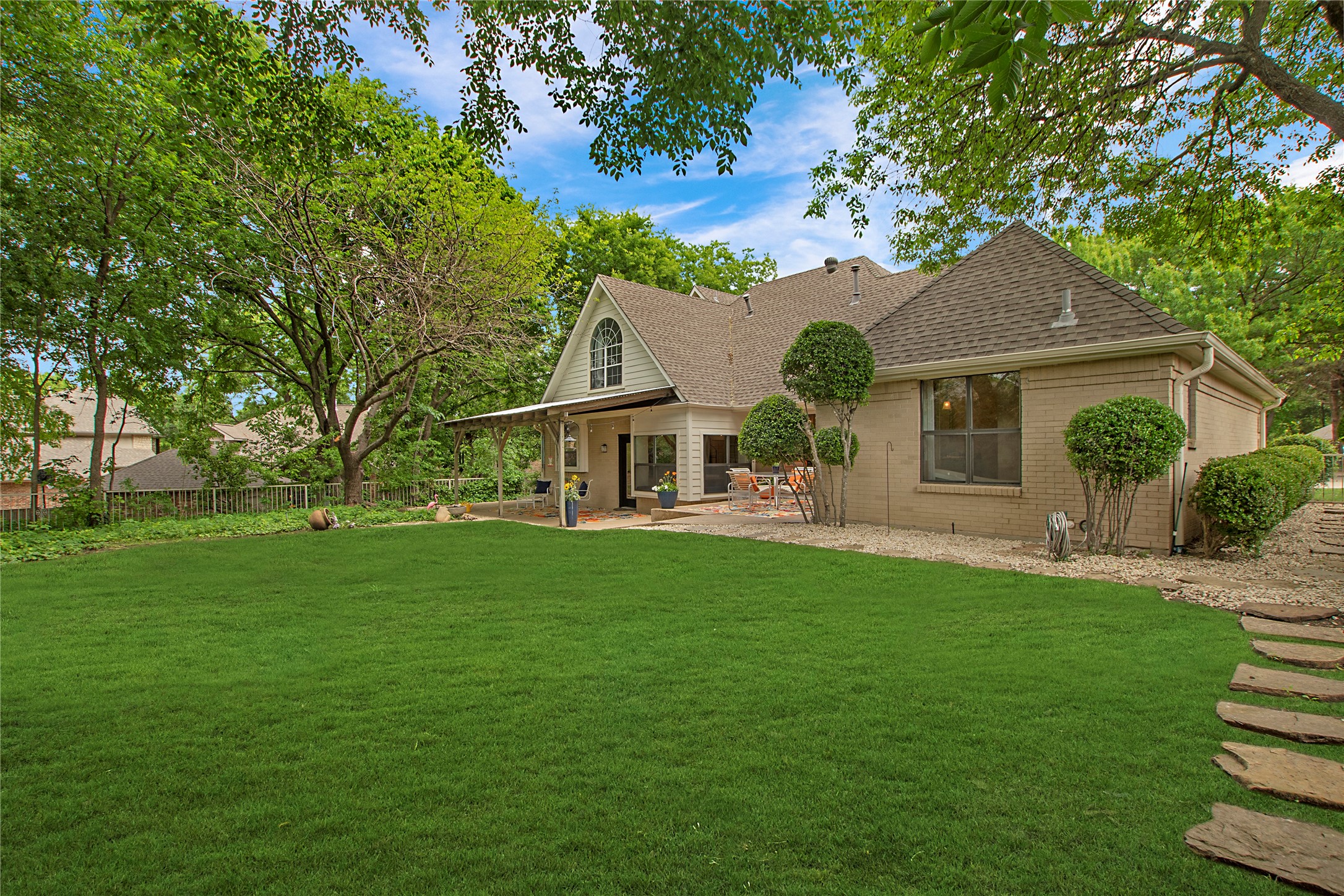 2411 Hogans Hill