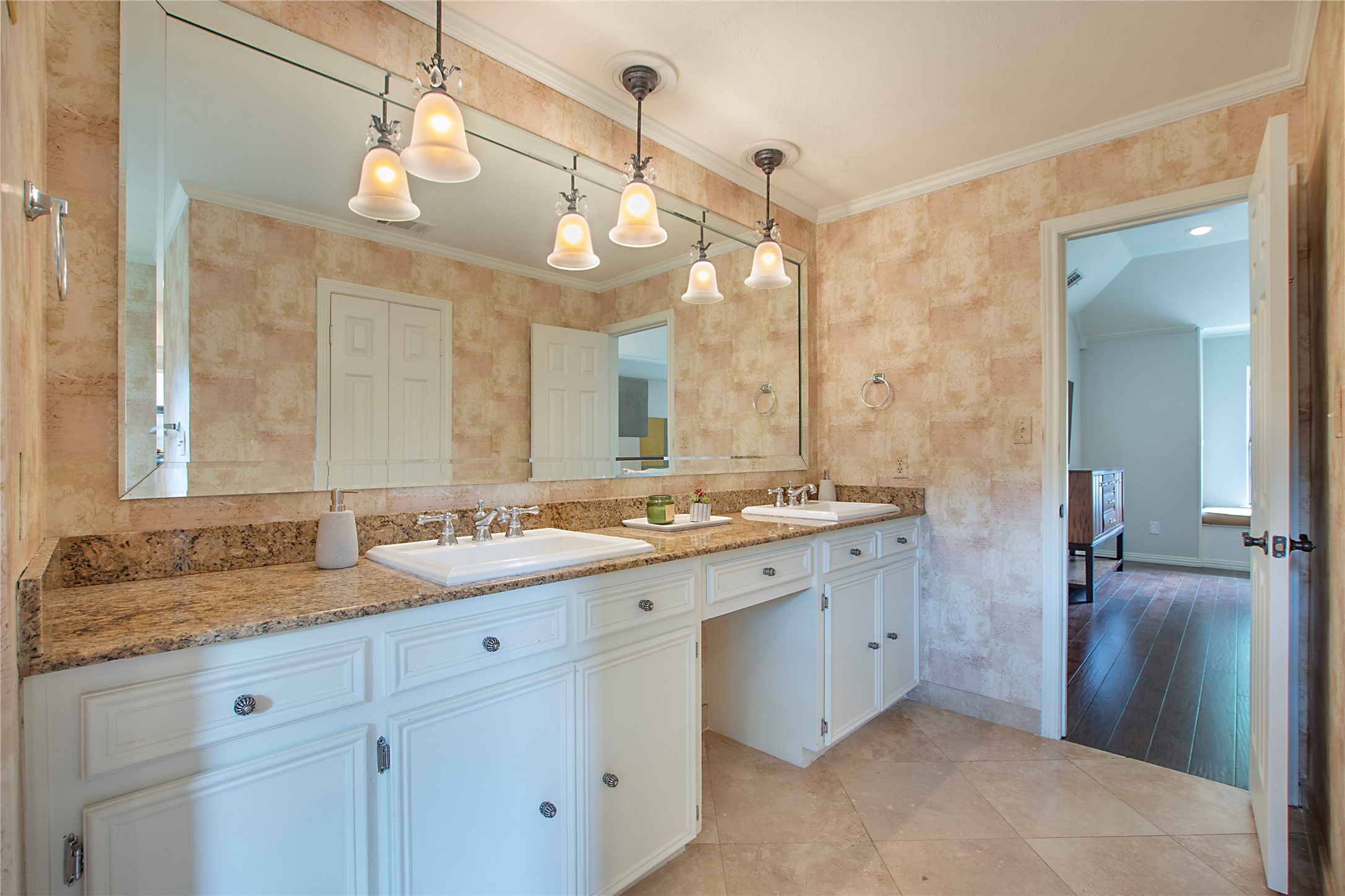 2411 Hogans Hill