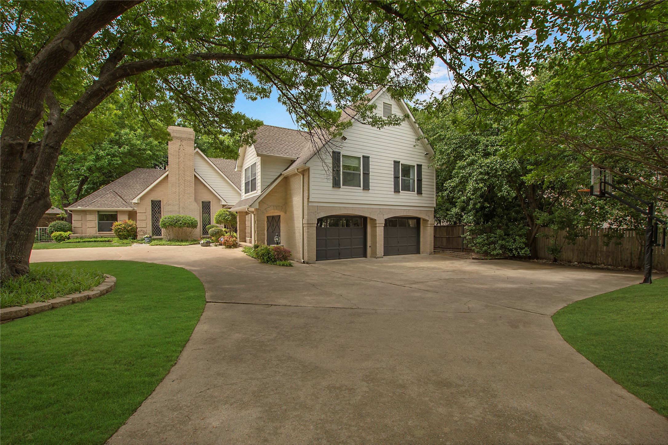 2411 Hogans Hill