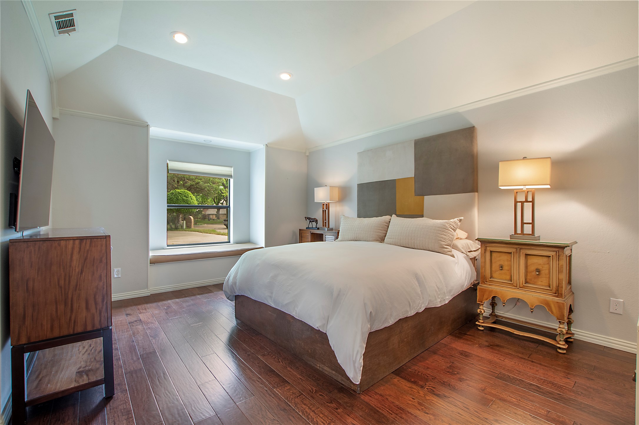 2411 Hogans Hill