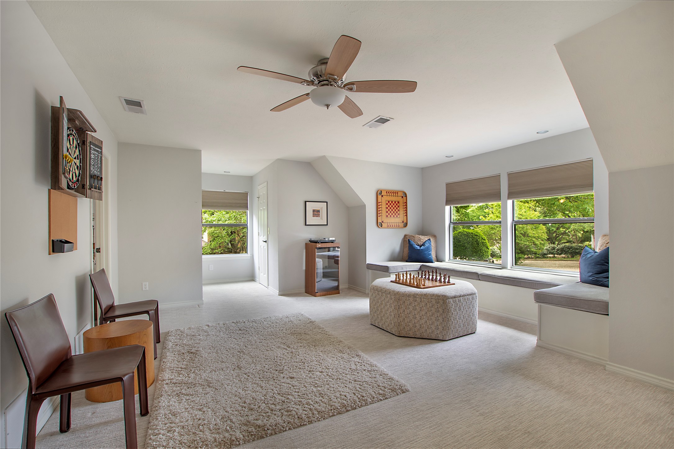 2411 Hogans Hill