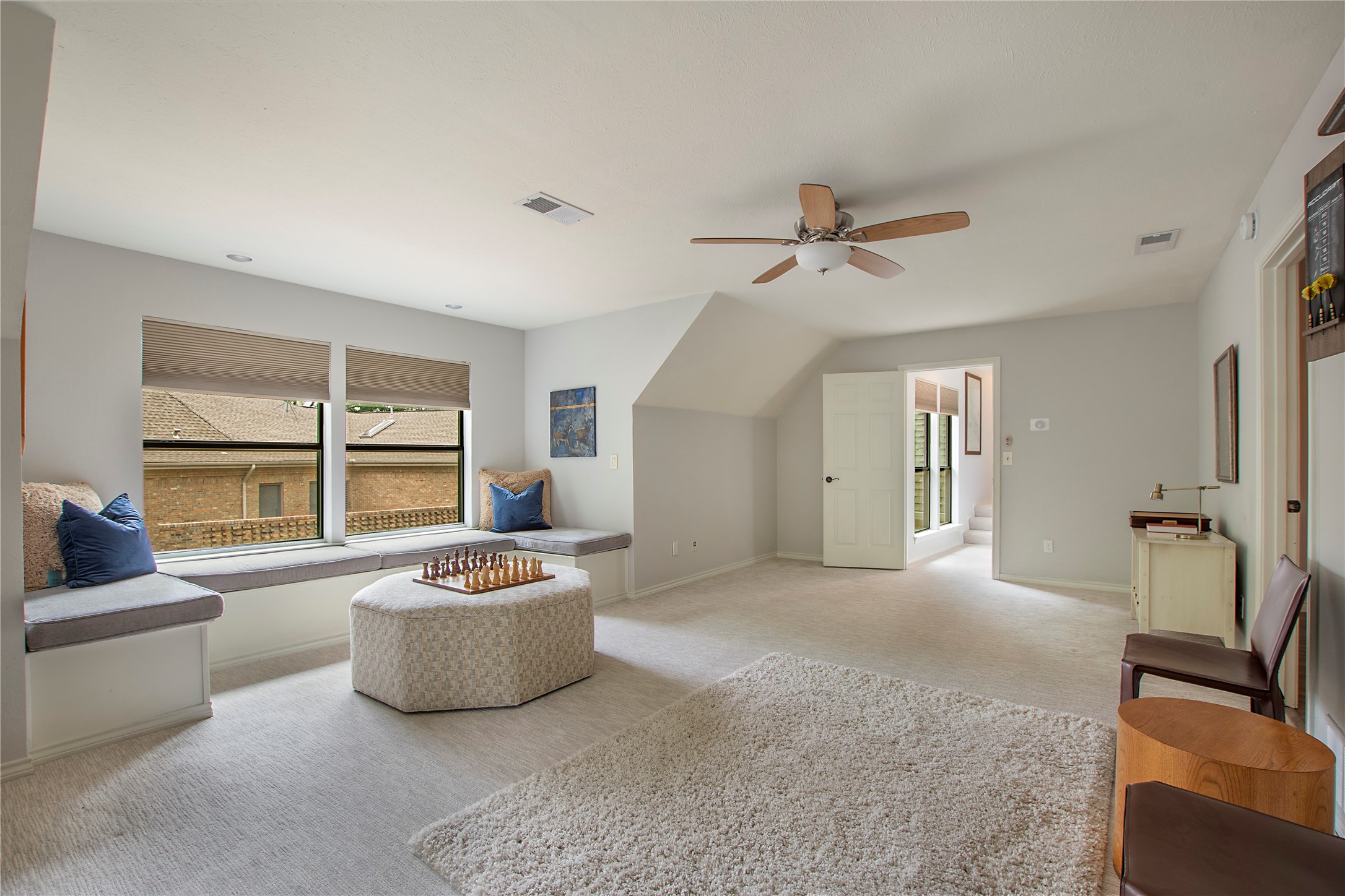 2411 Hogans Hill