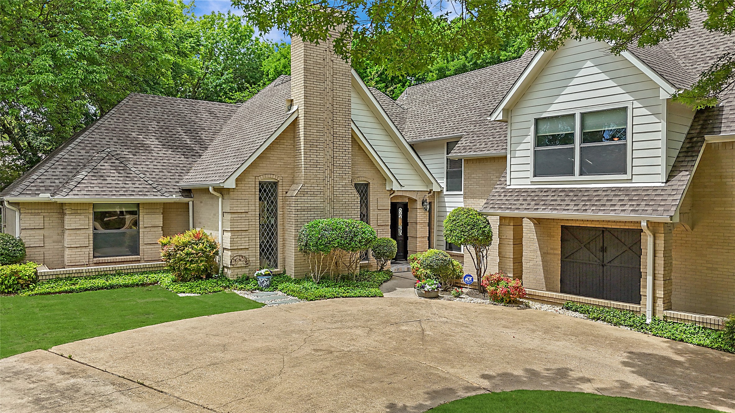 2411 Hogans Hill