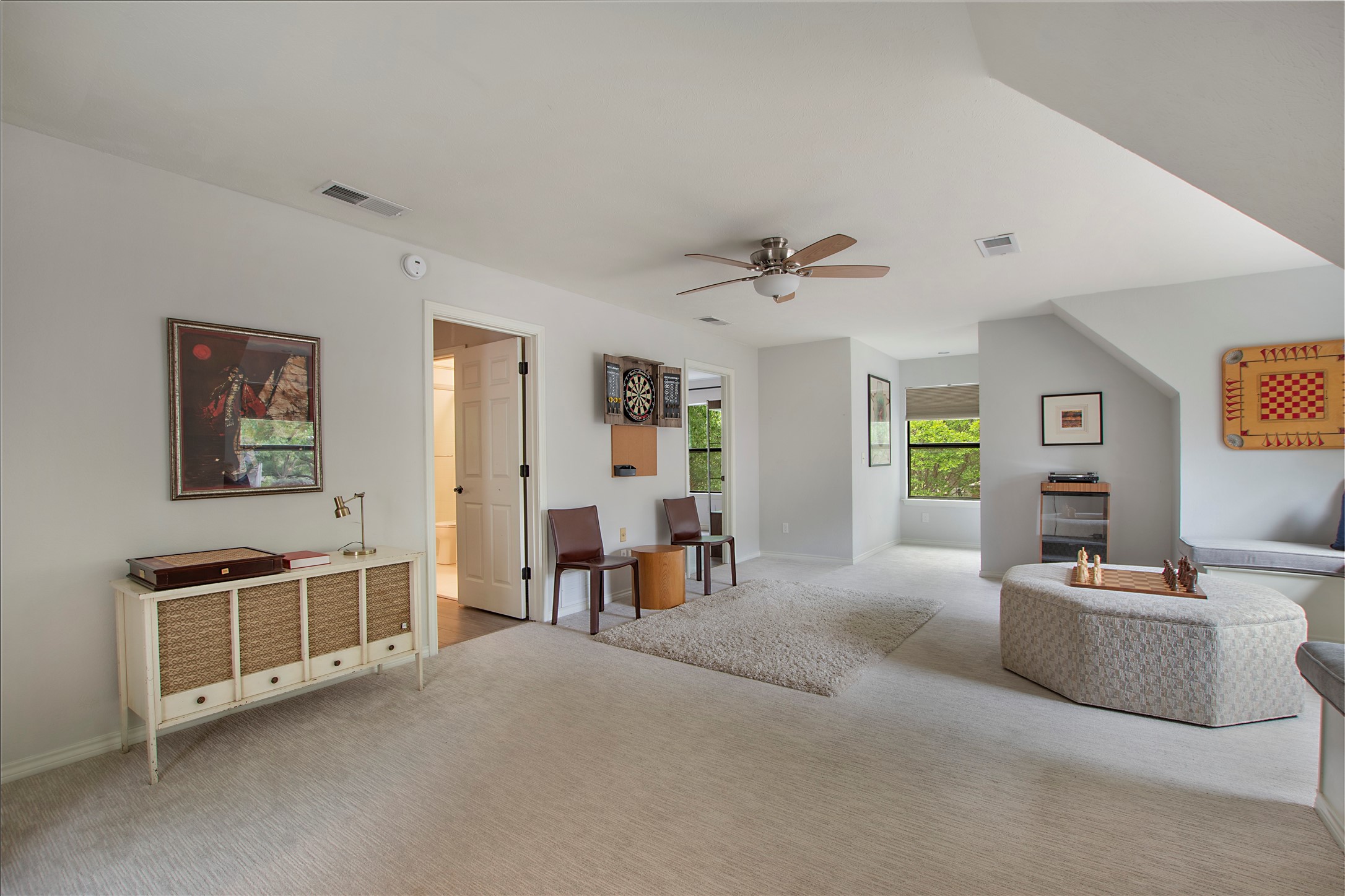 2411 Hogans Hill
