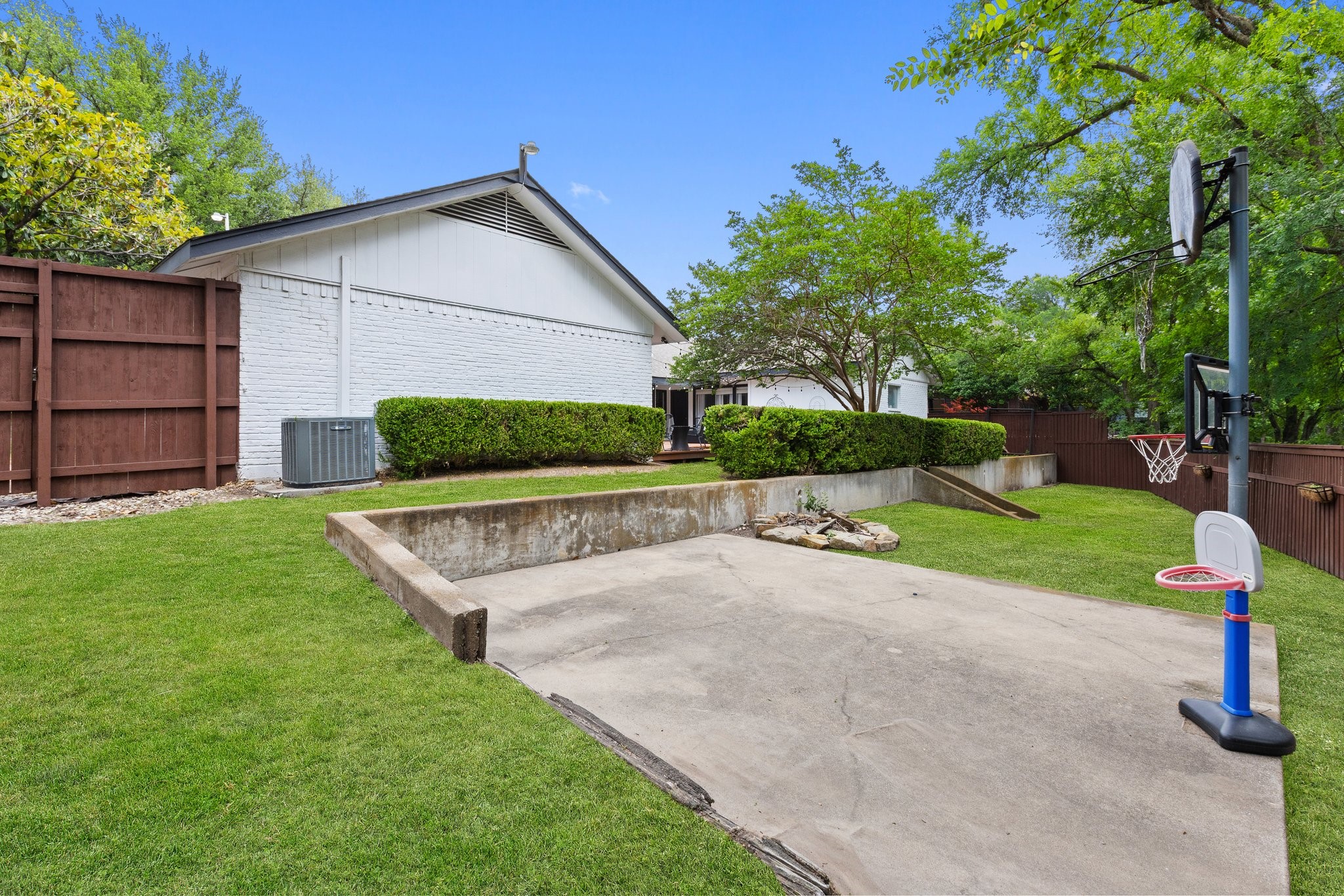 9402 Spring Hollow Drive