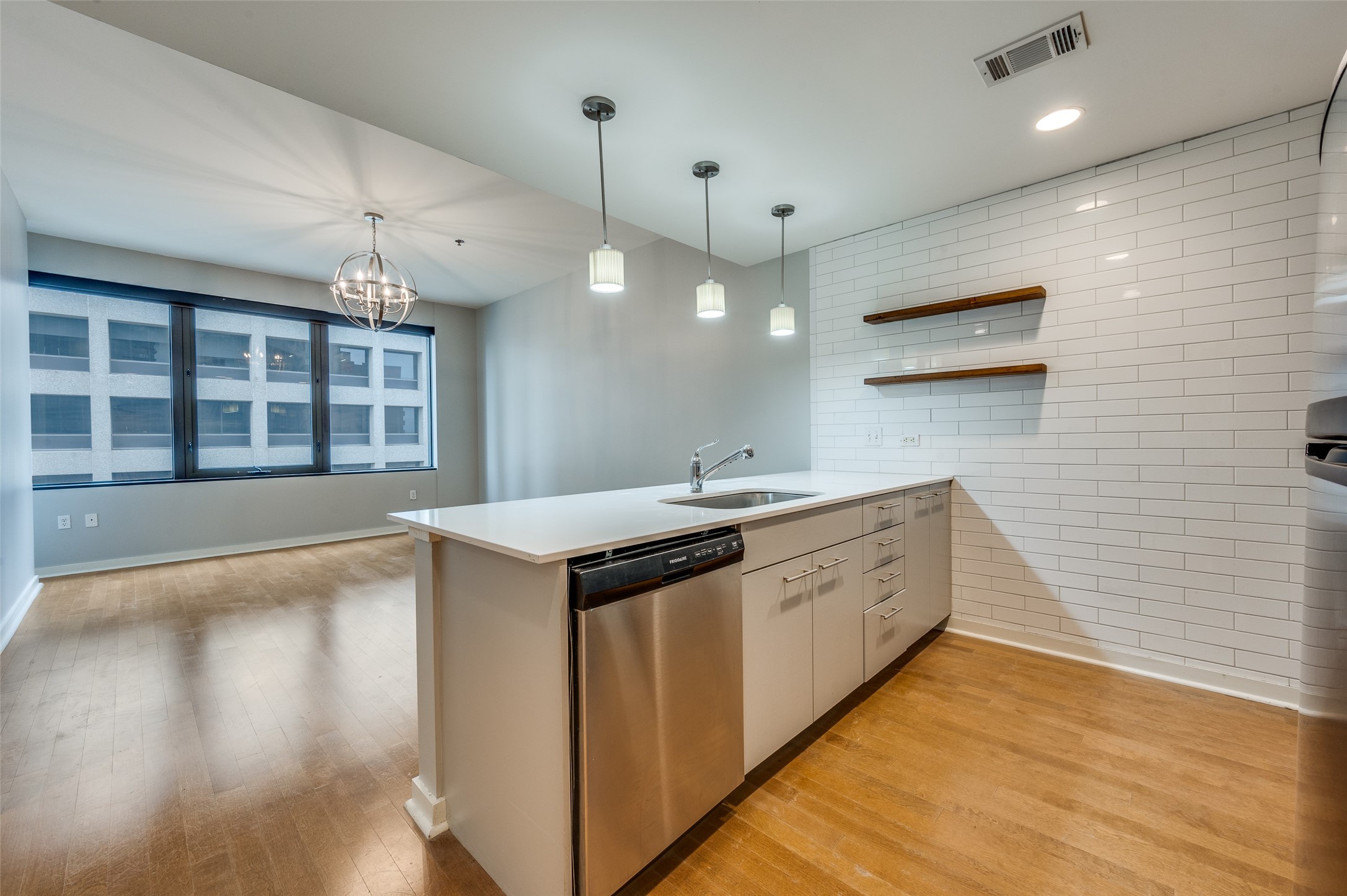 1200 Main Street 1707