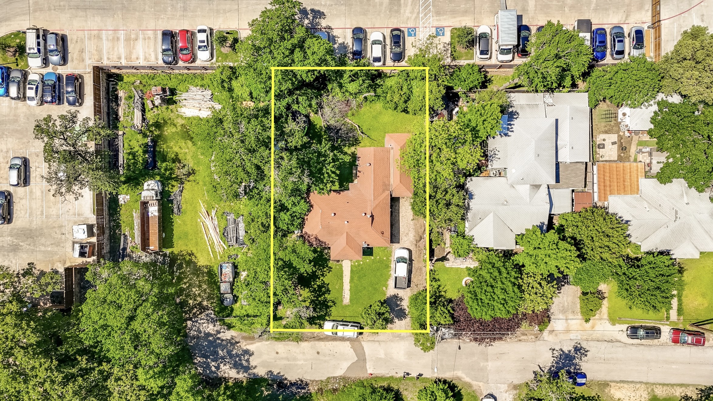 6911 Mohawk Drive