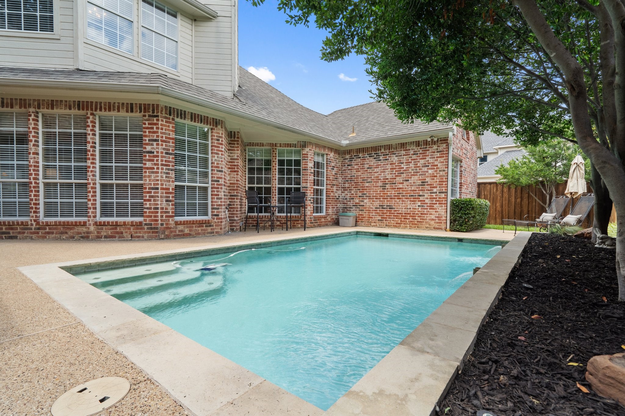 6321 Courtland Drive
