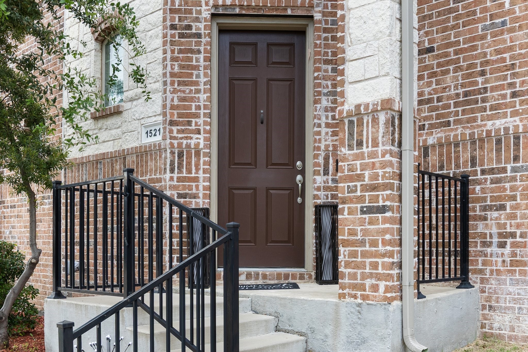 1521 Joy Drive