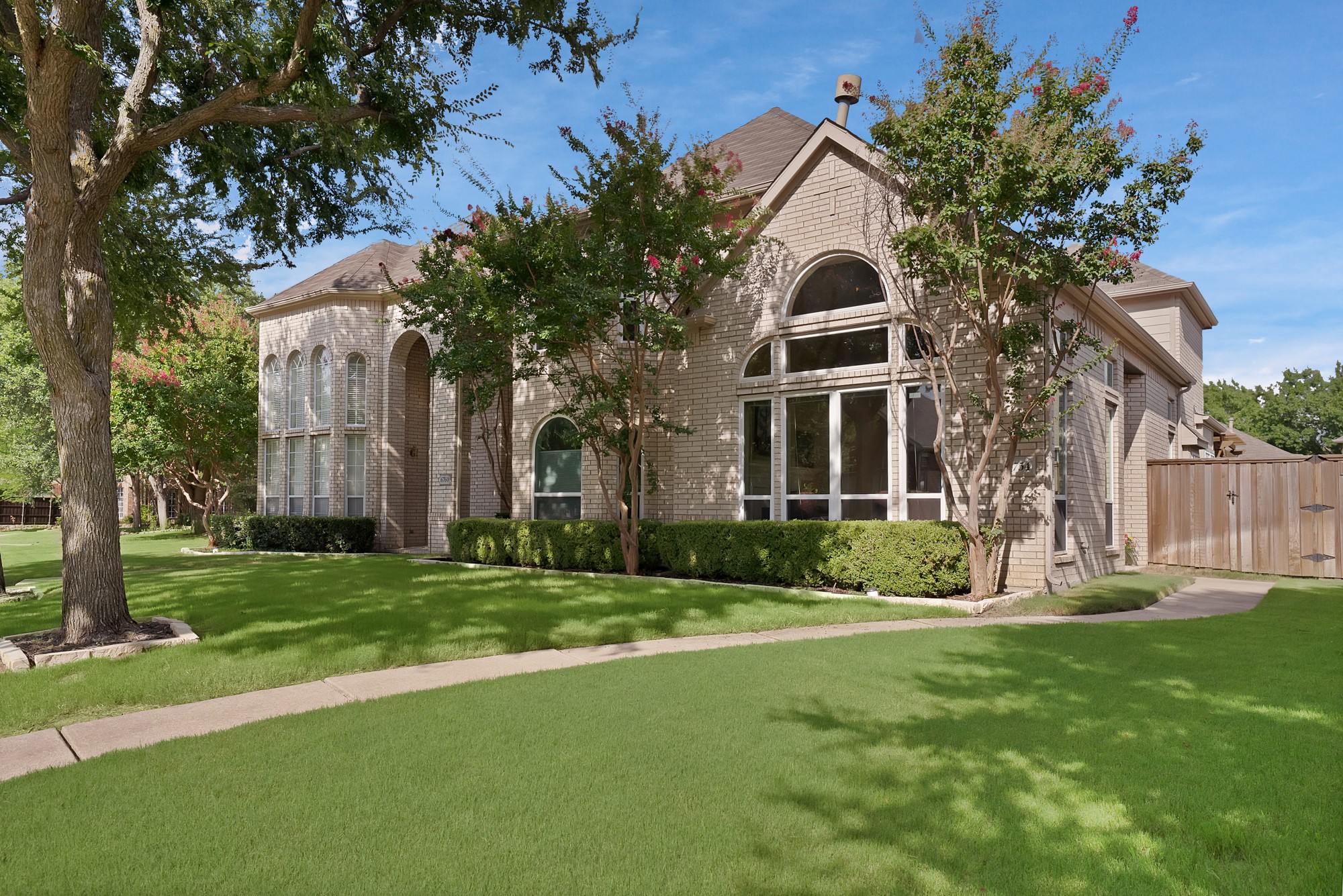 6754 Canterbury Drive