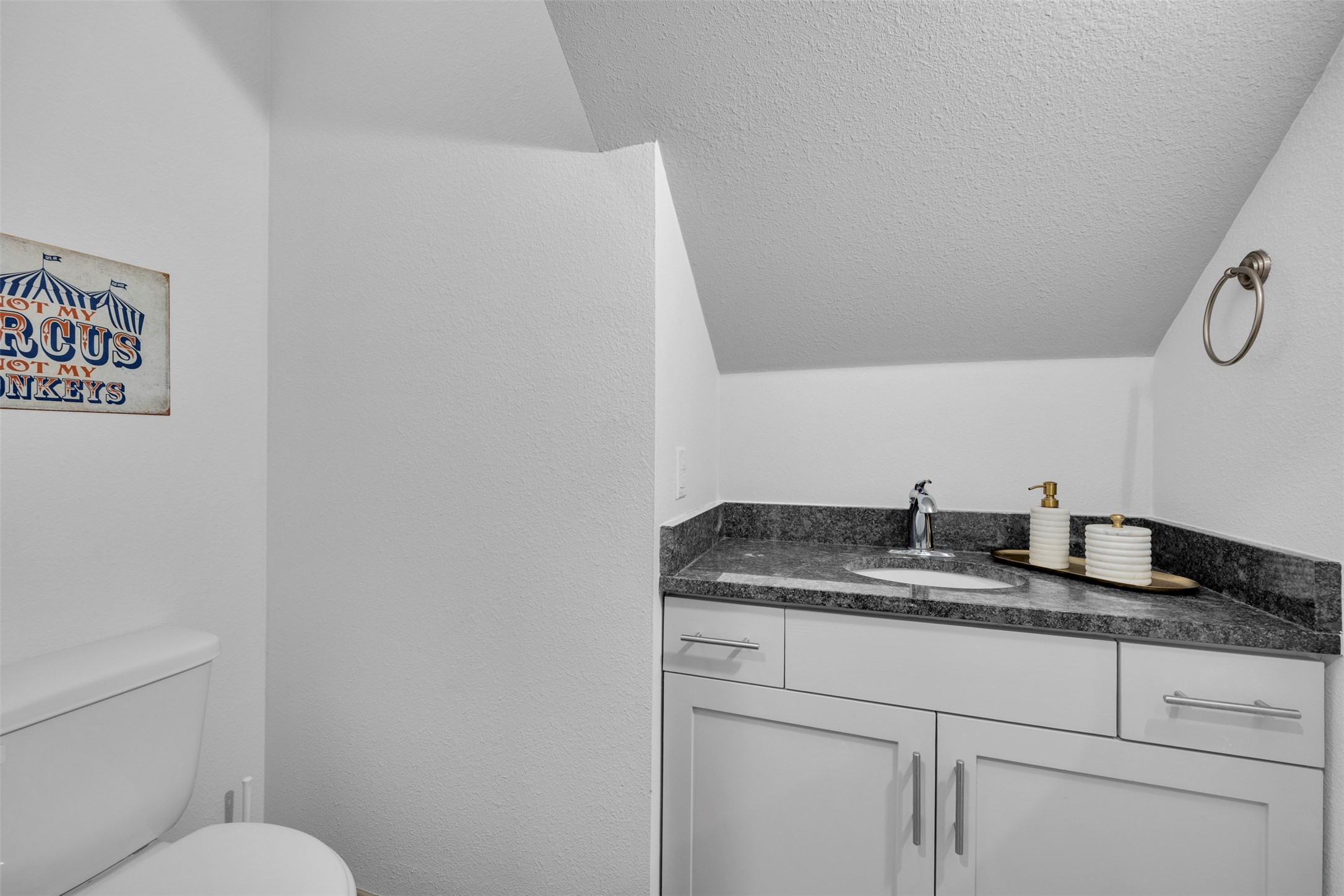 8705 Tudor Place