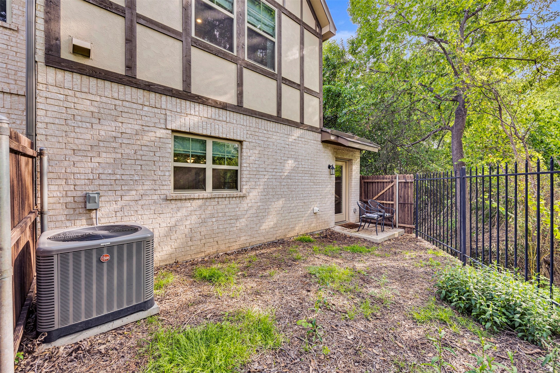 8705 Tudor Place