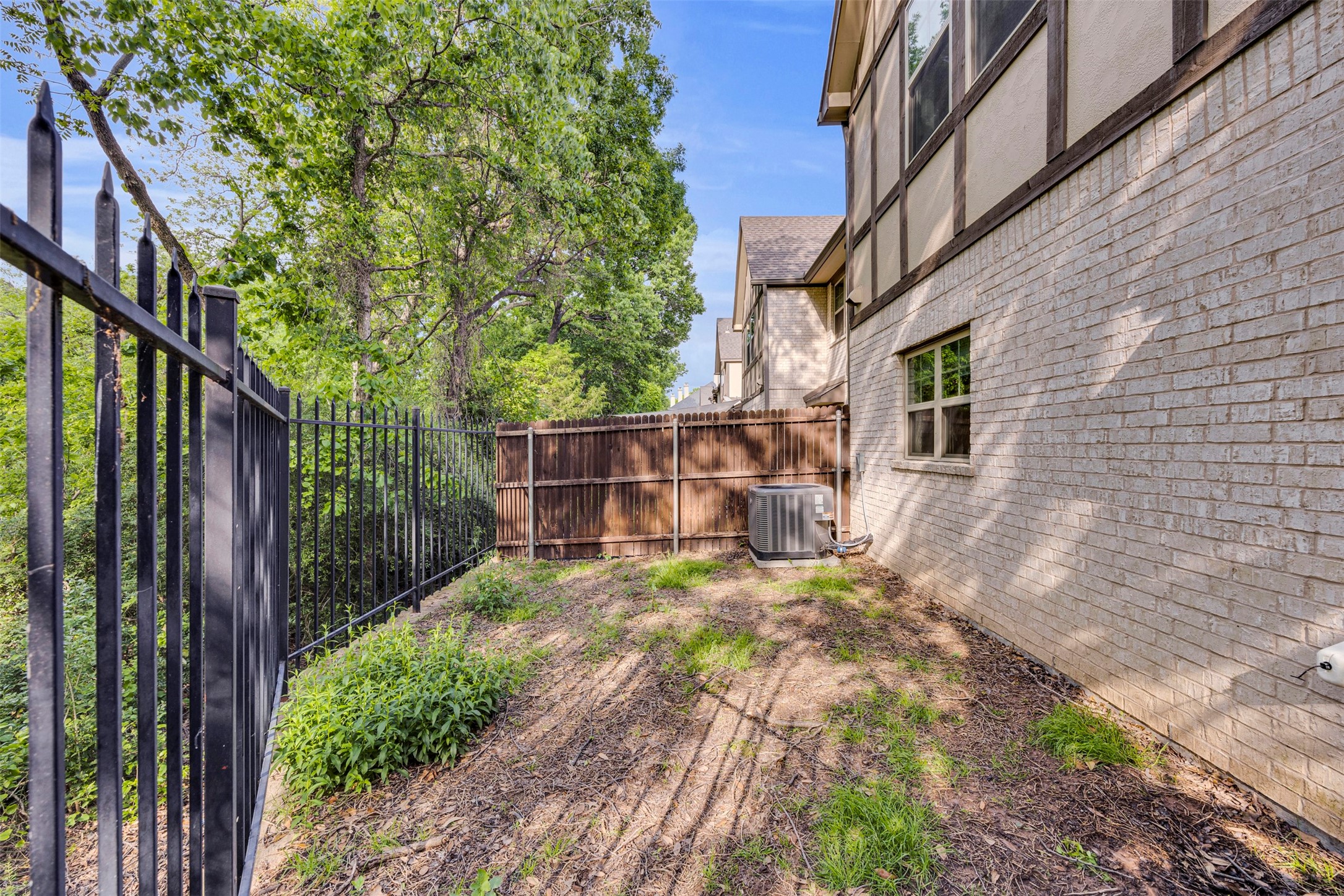 8705 Tudor Place