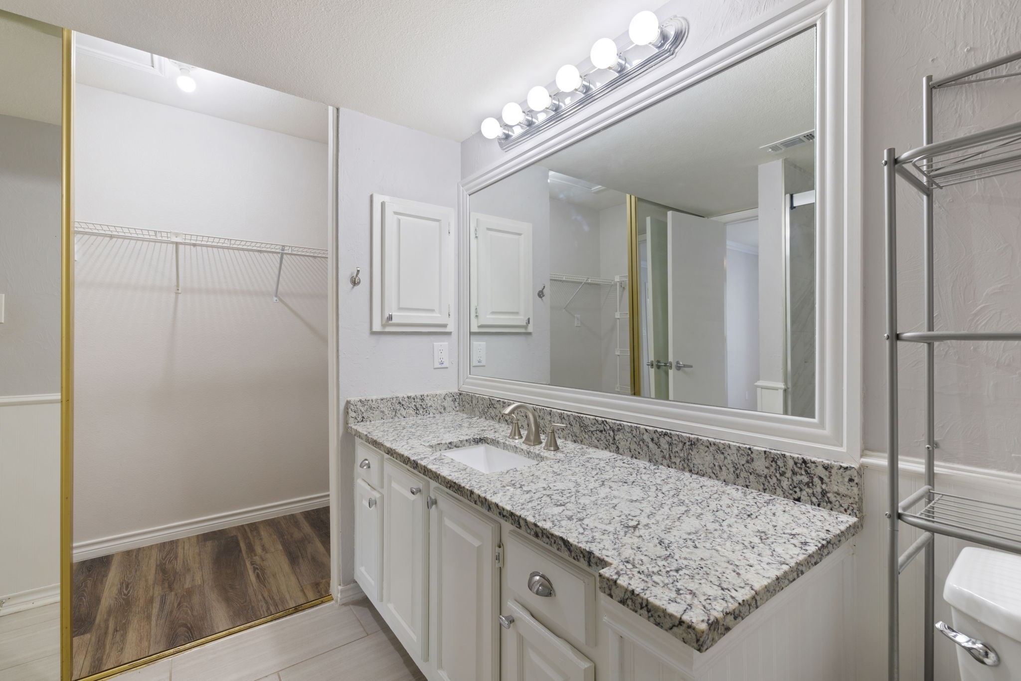 6220 Bentwood Trail 1402