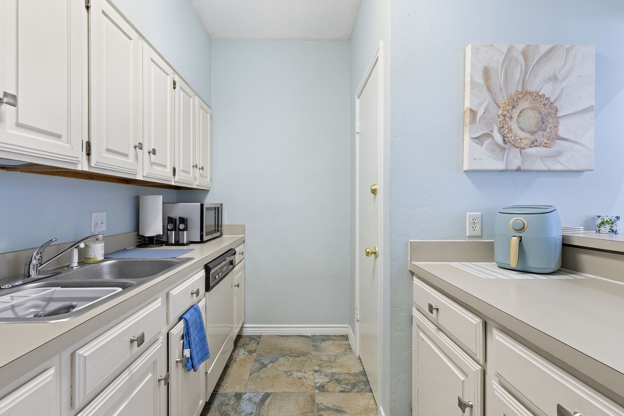 6220 Bentwood Trail 1402