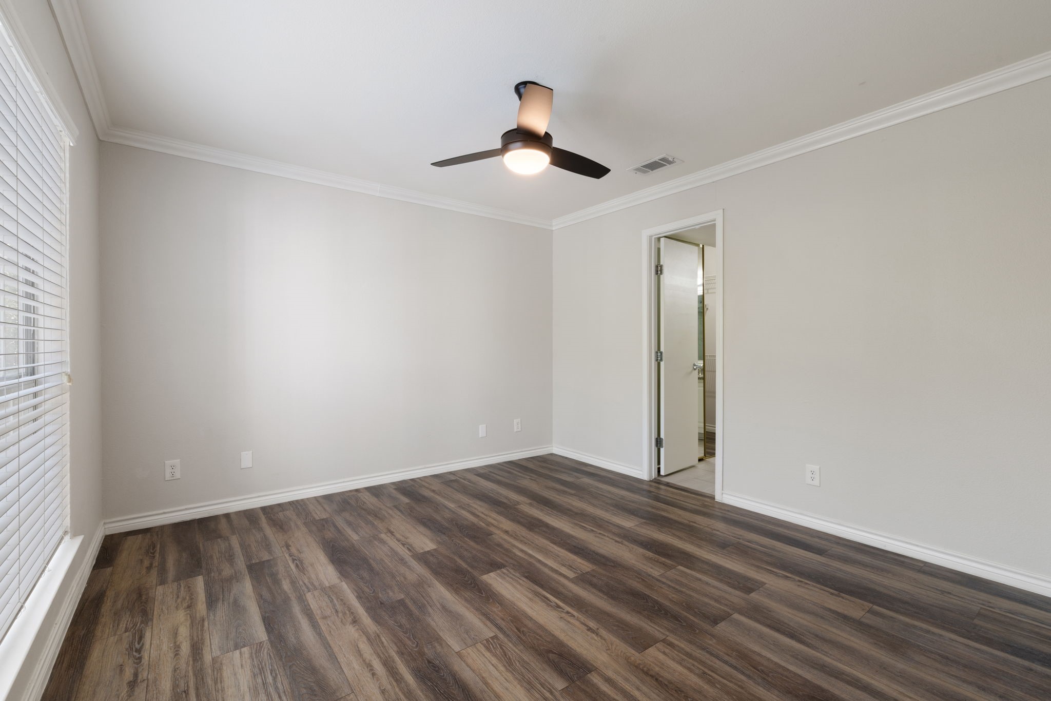 6220 Bentwood Trail 1402