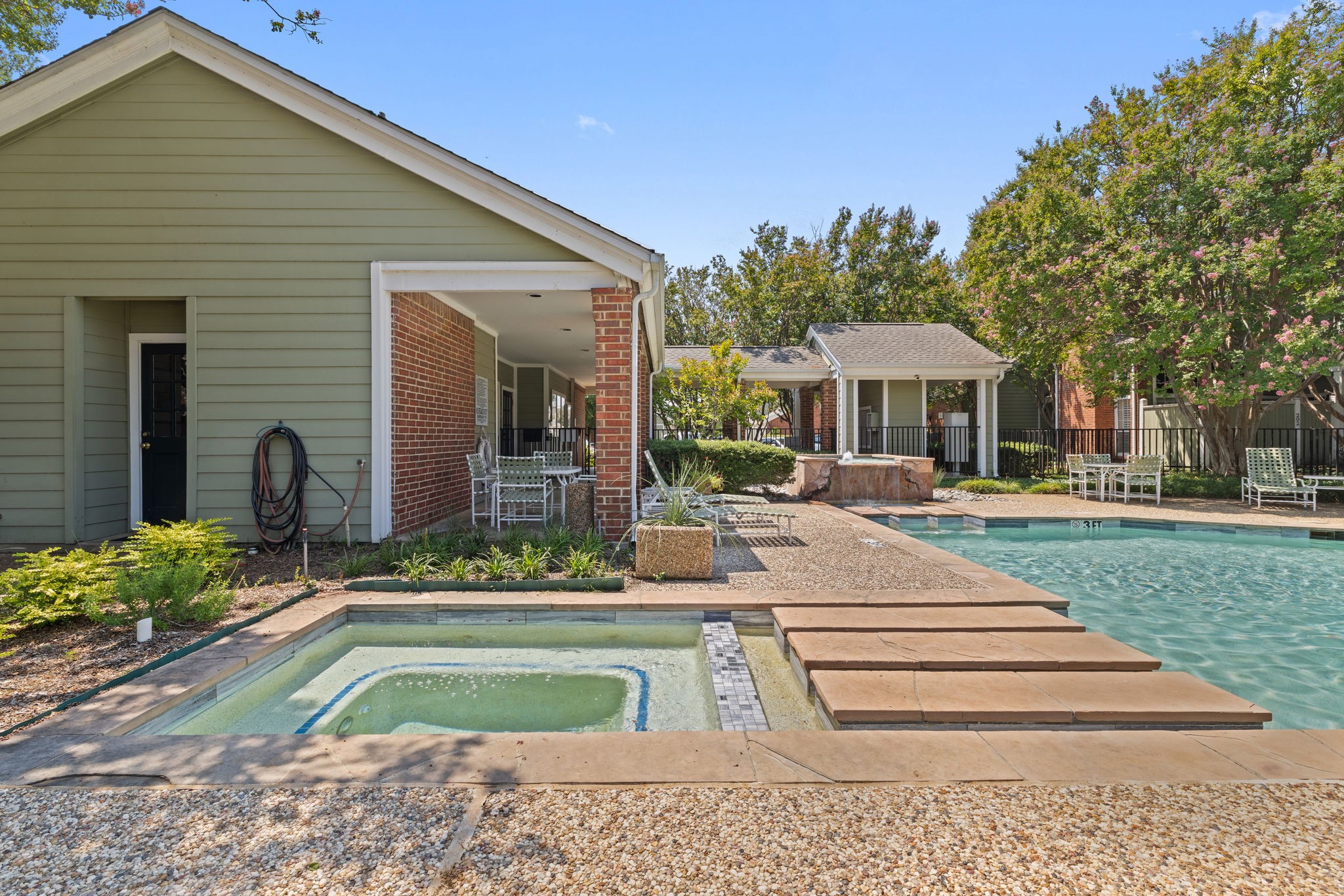 6220 Bentwood Trail 1402