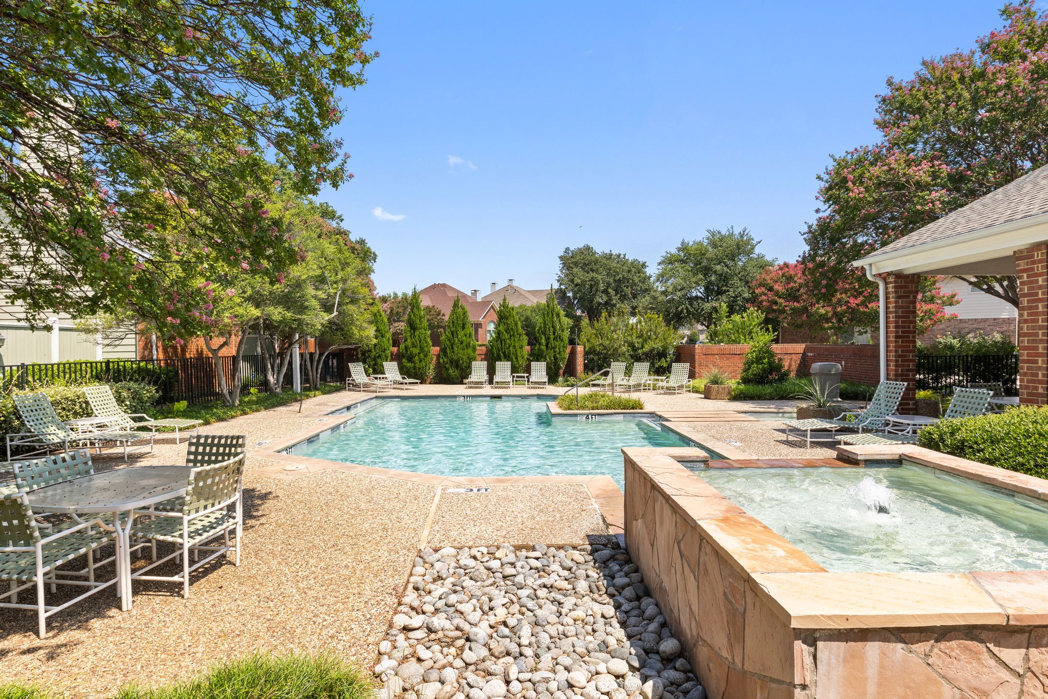 6220 Bentwood Trail 1402