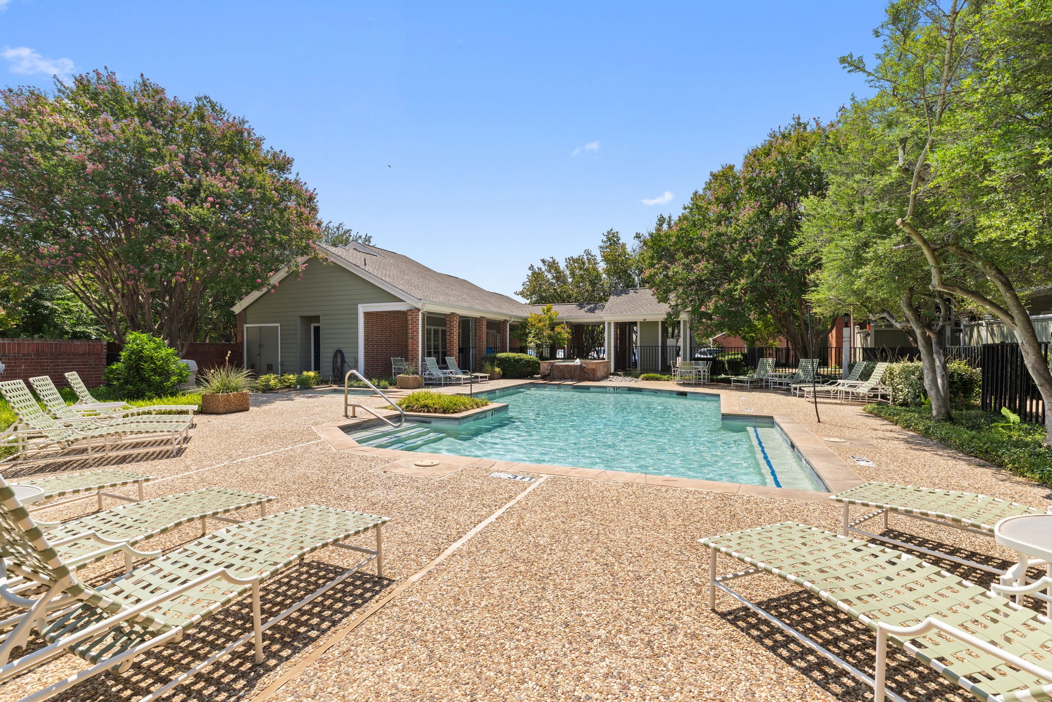 6220 Bentwood Trail 1402
