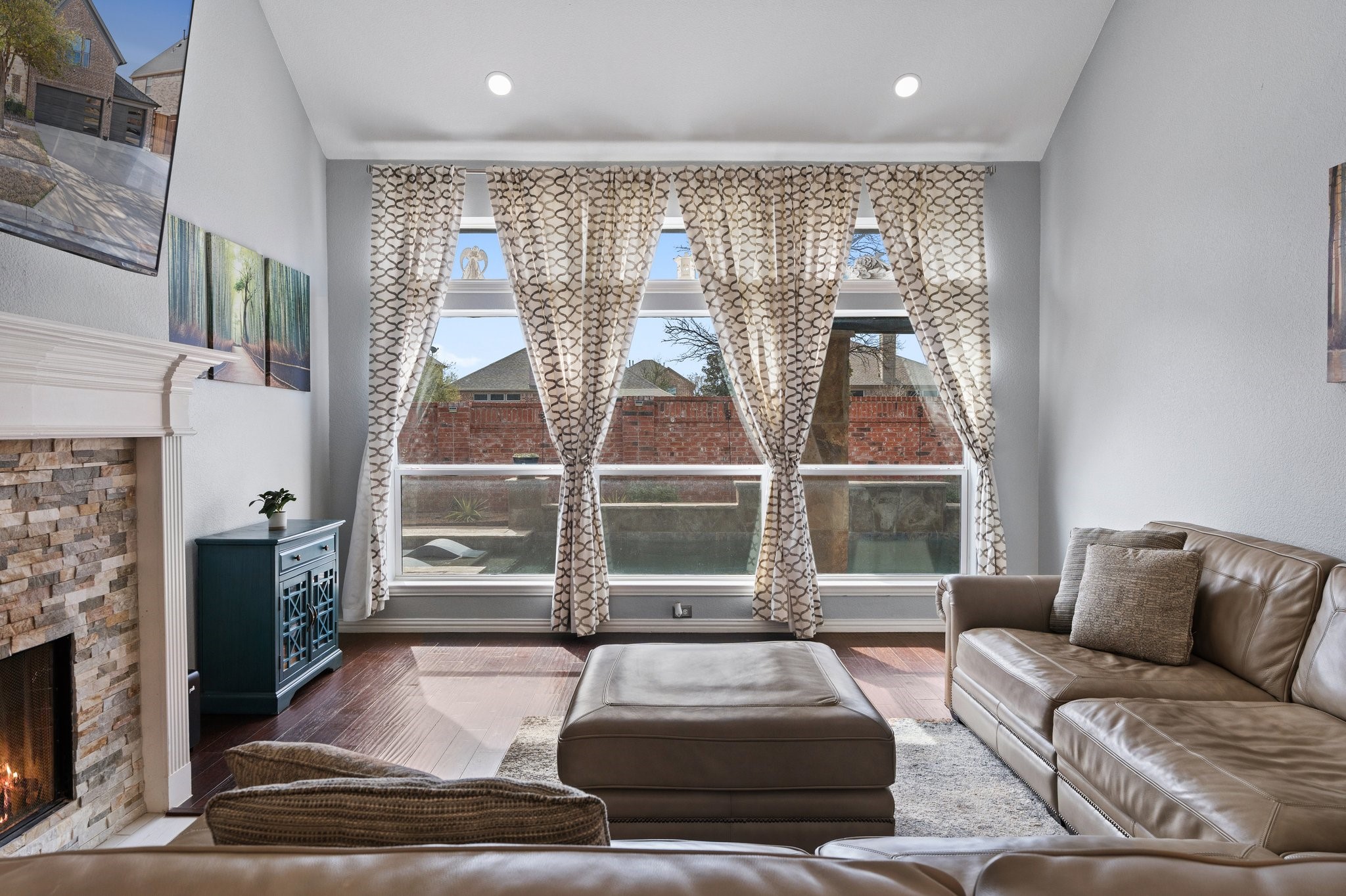 2332 Emerald Lake Lane