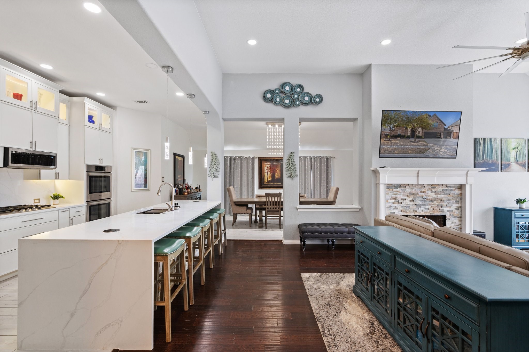 2332 Emerald Lake Lane